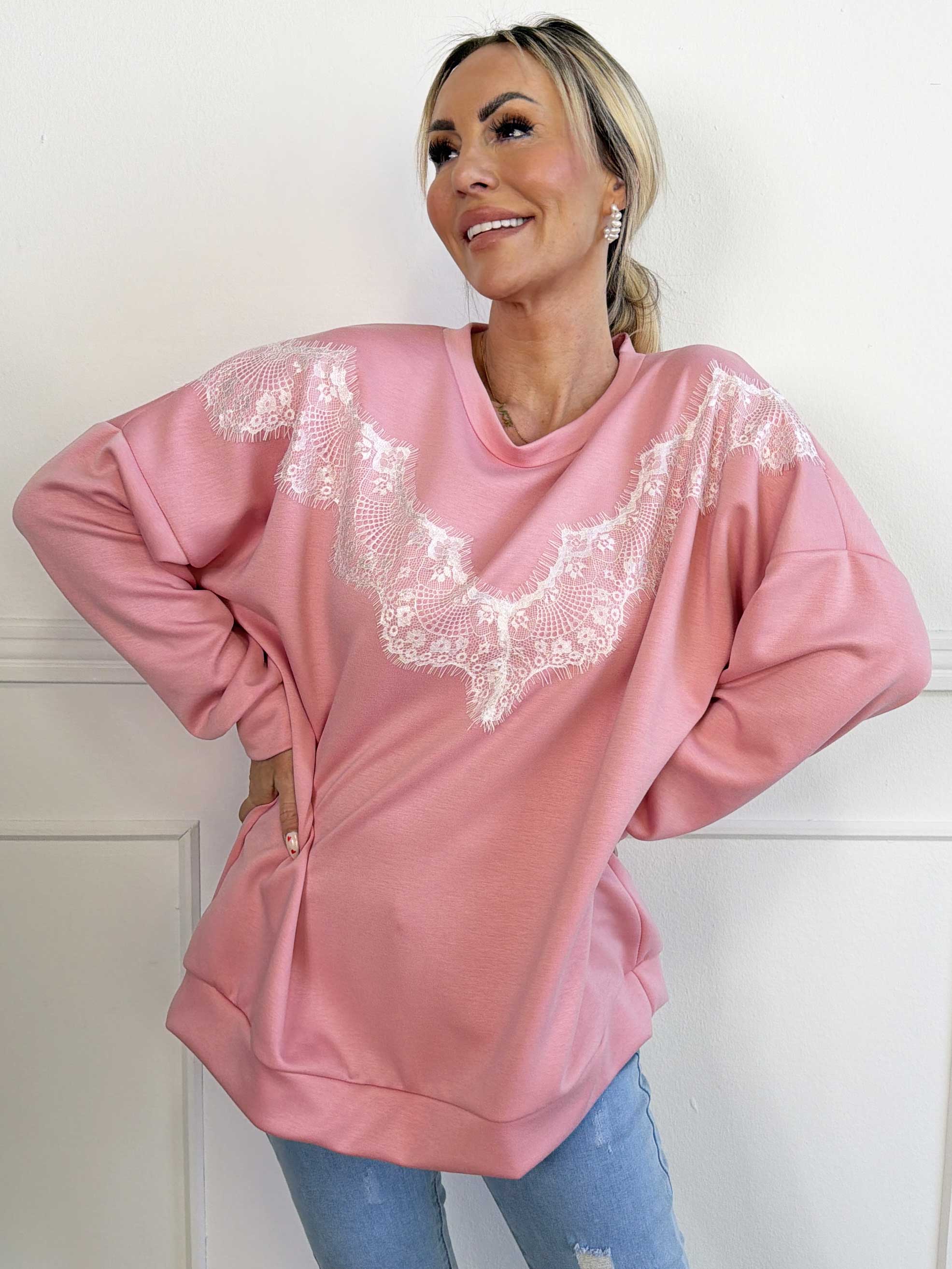 Abbelone - Joggingbluse i viskose med blonde henover brystet