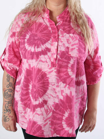 Akella - Mönstrad plus size skjorta i ljust bomullstyg