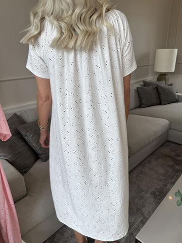 Aliz - Söt mjuk klänning med broderie anglaise
