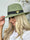 Amelia - Hatt med svart band och guldbi
