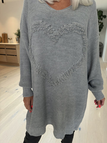 Annalise - Stickad klänning med hjärtfront