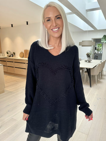 Annalise - Stickad klänning med hjärtfront