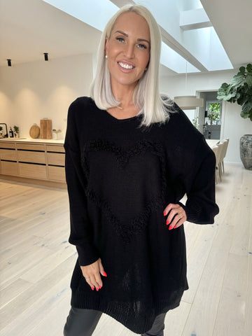 Annalise - Stickad klänning med hjärtfront