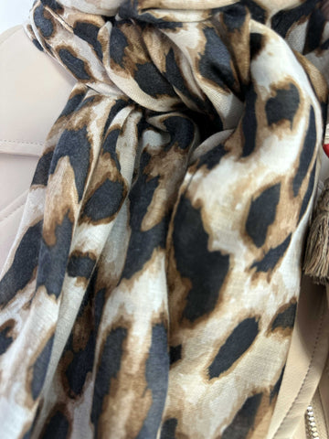 Arizona - Lätt scarf i leopardmönster