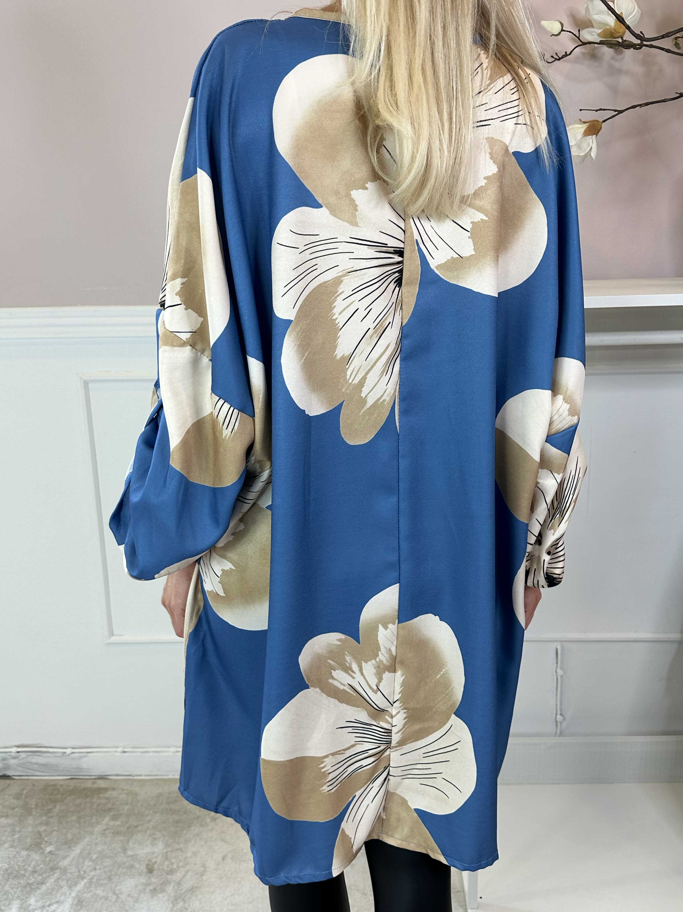 Aya L/S - Söt klänning i viskos med blommor