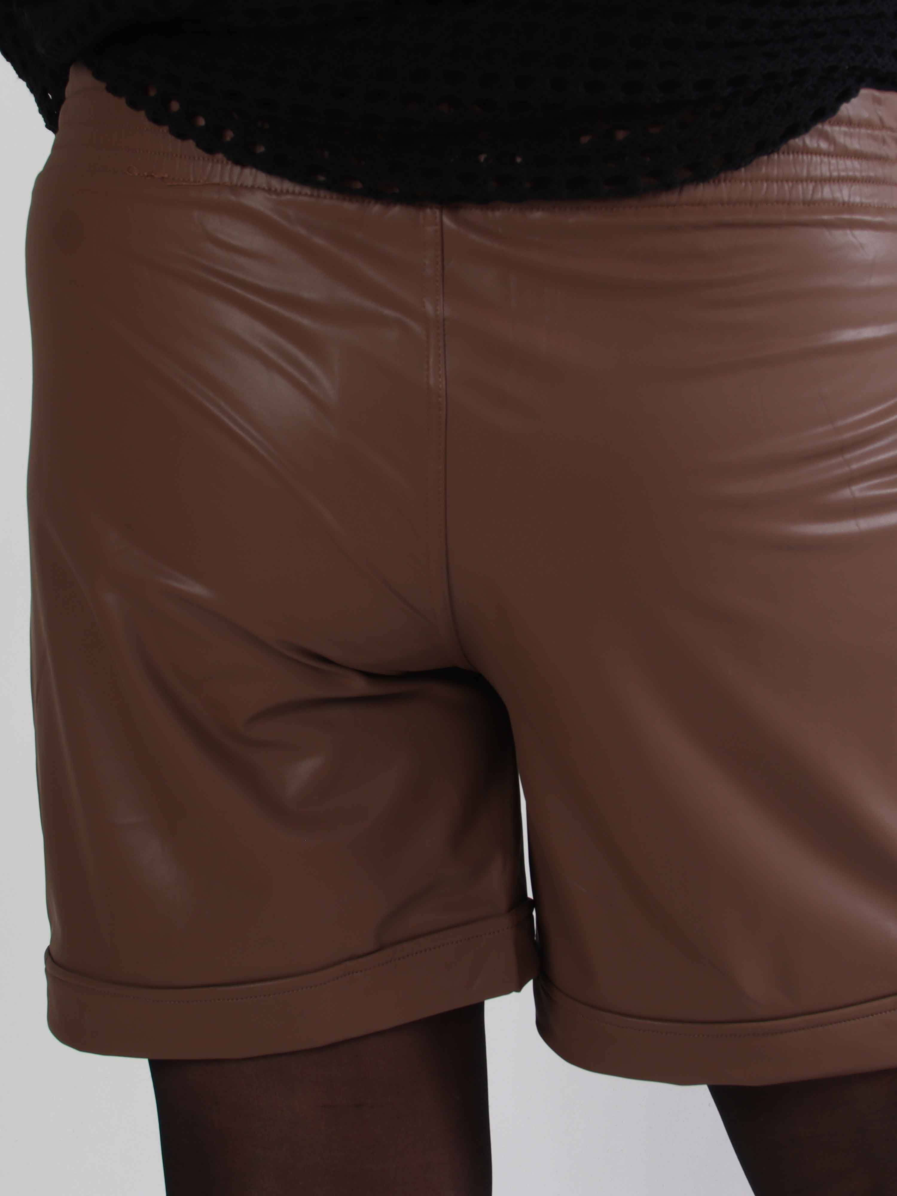Beate - Læderlook shorts med høj talje
