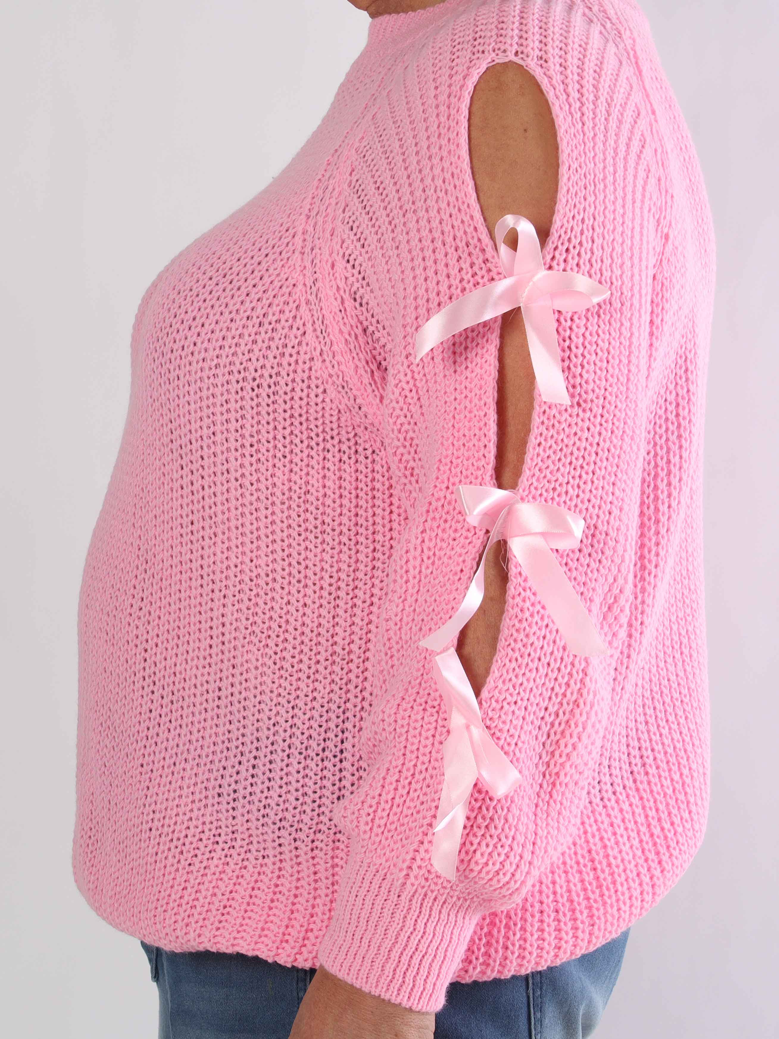 Birtha - Plus size strikbluse med små åbninger og sløjfer på ærmet