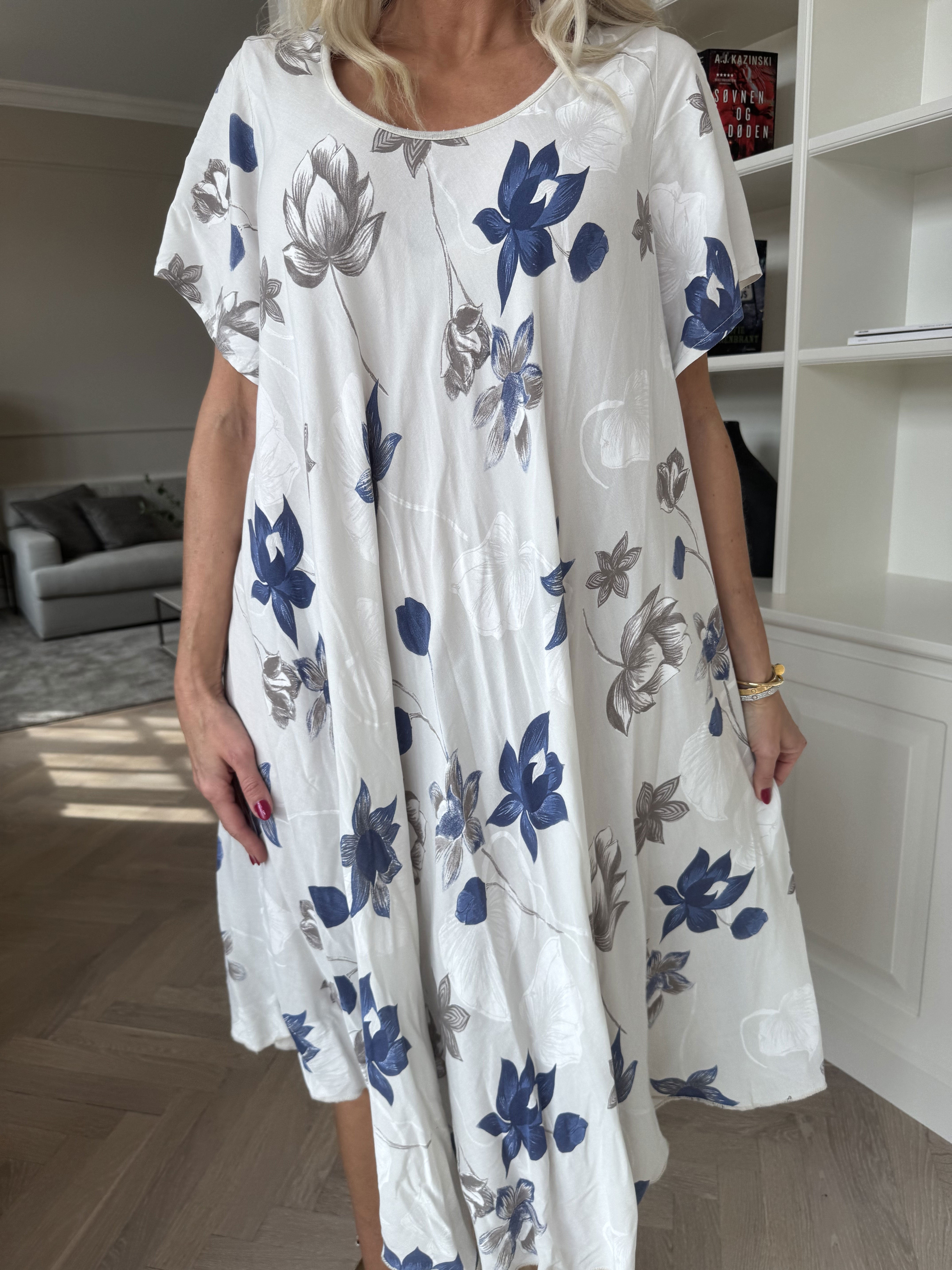 Bora - Söt tunikaklänning i bomull med blommigt tryck