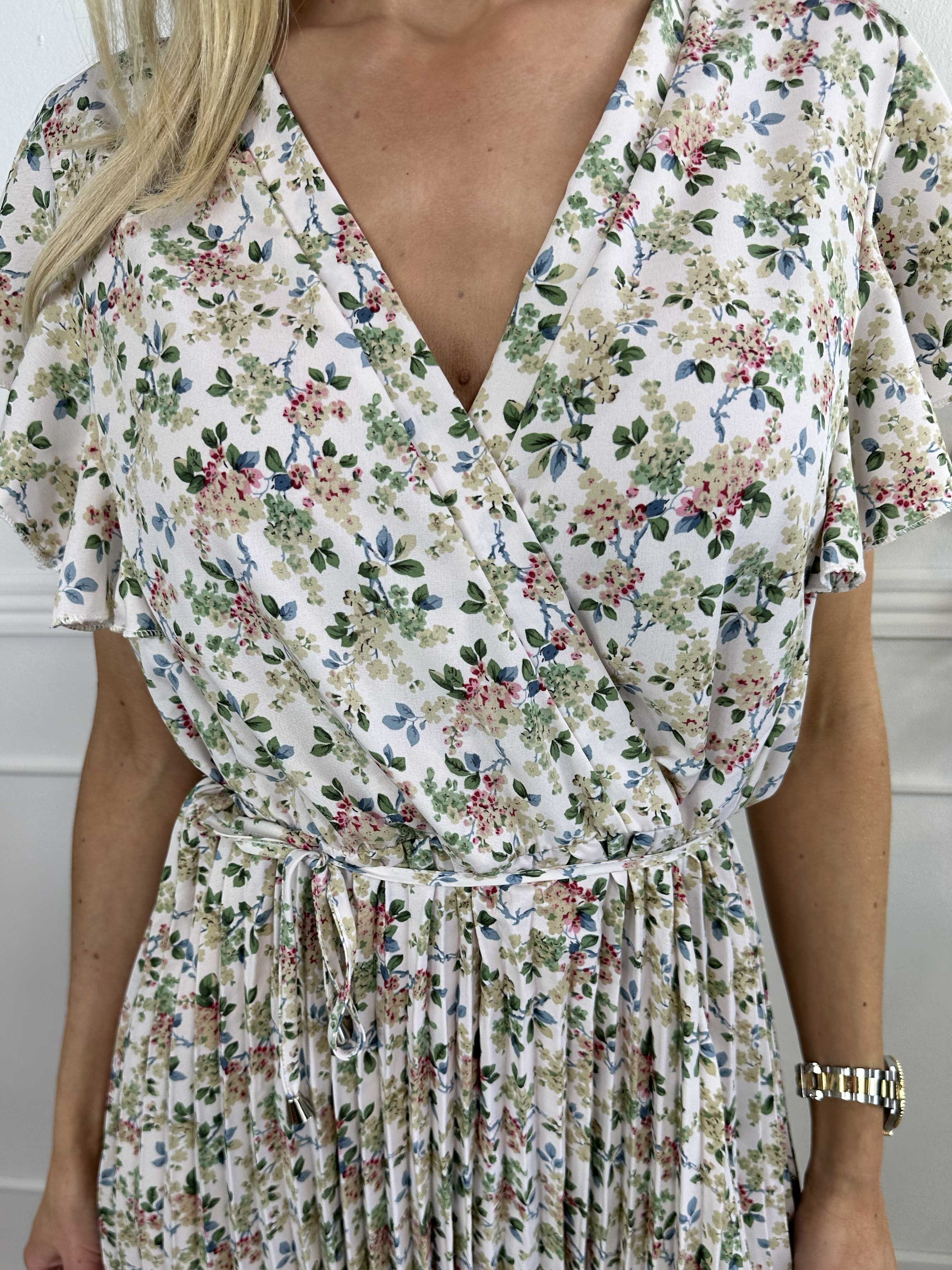 Callidora - Blommig klänning med veck och volanger