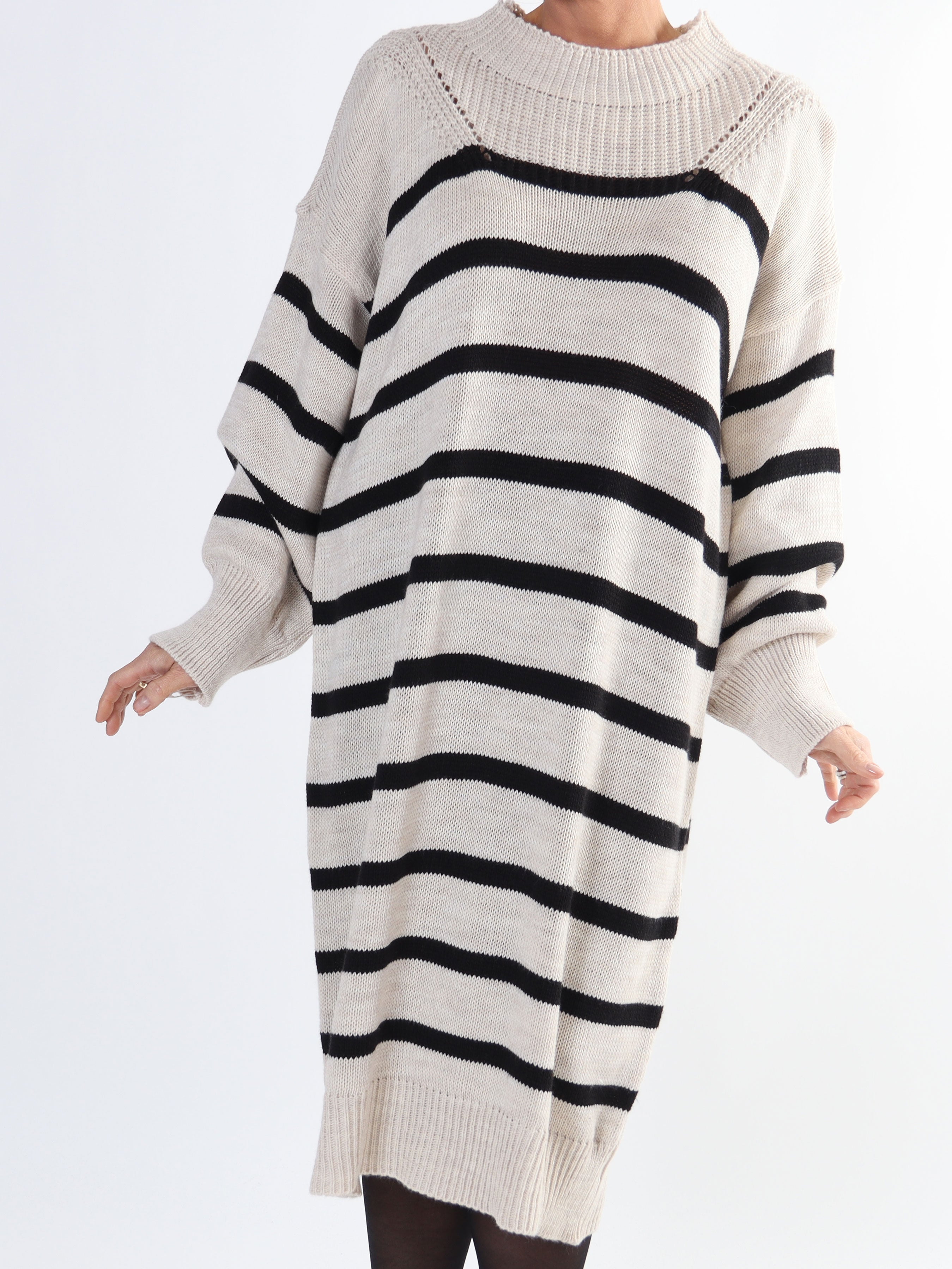 Ciara - Stickad klänning med ränder i stora storlekar