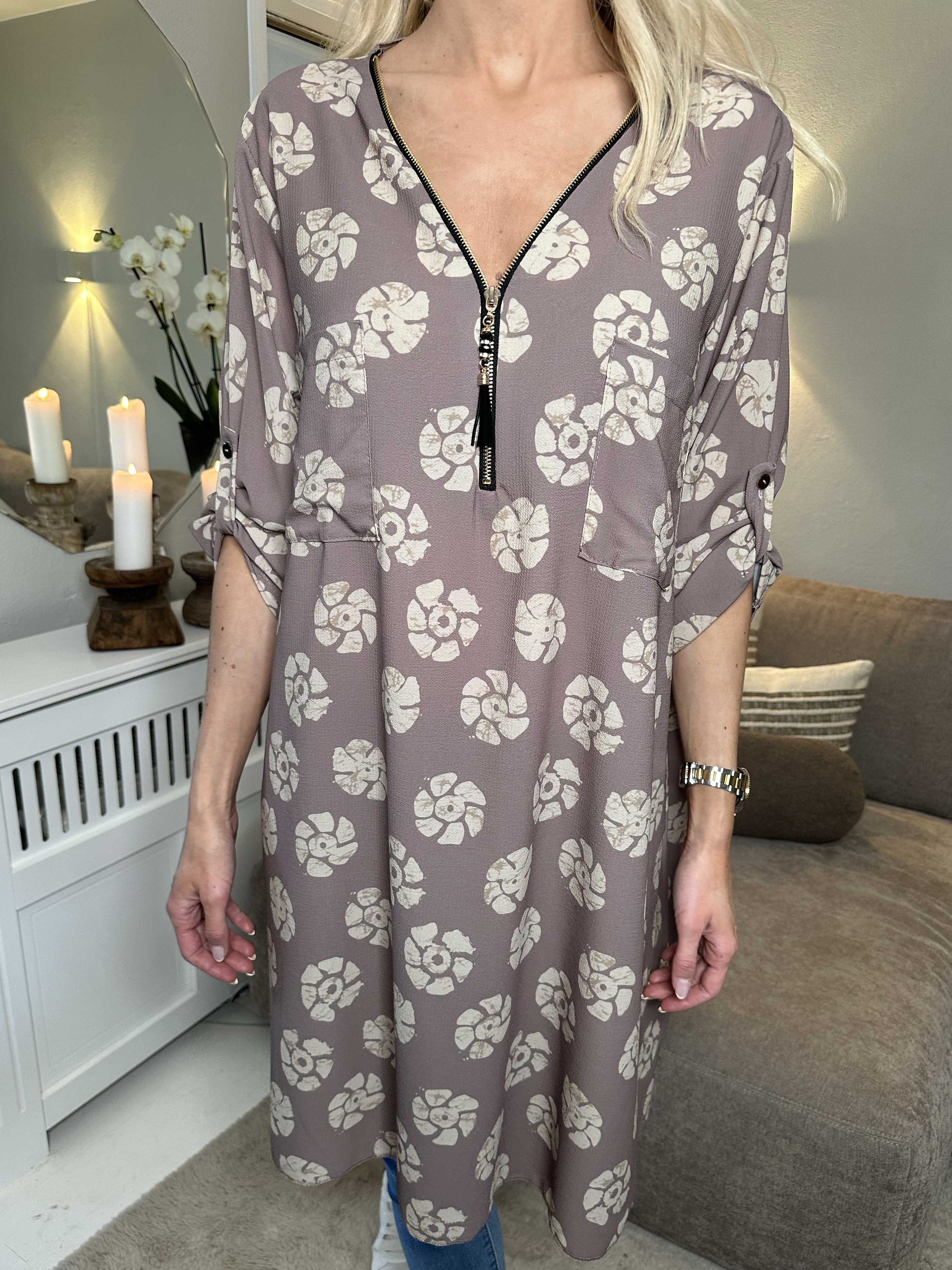 Claudia Print Dress - Tunikaklänning med tryck och dragkedja