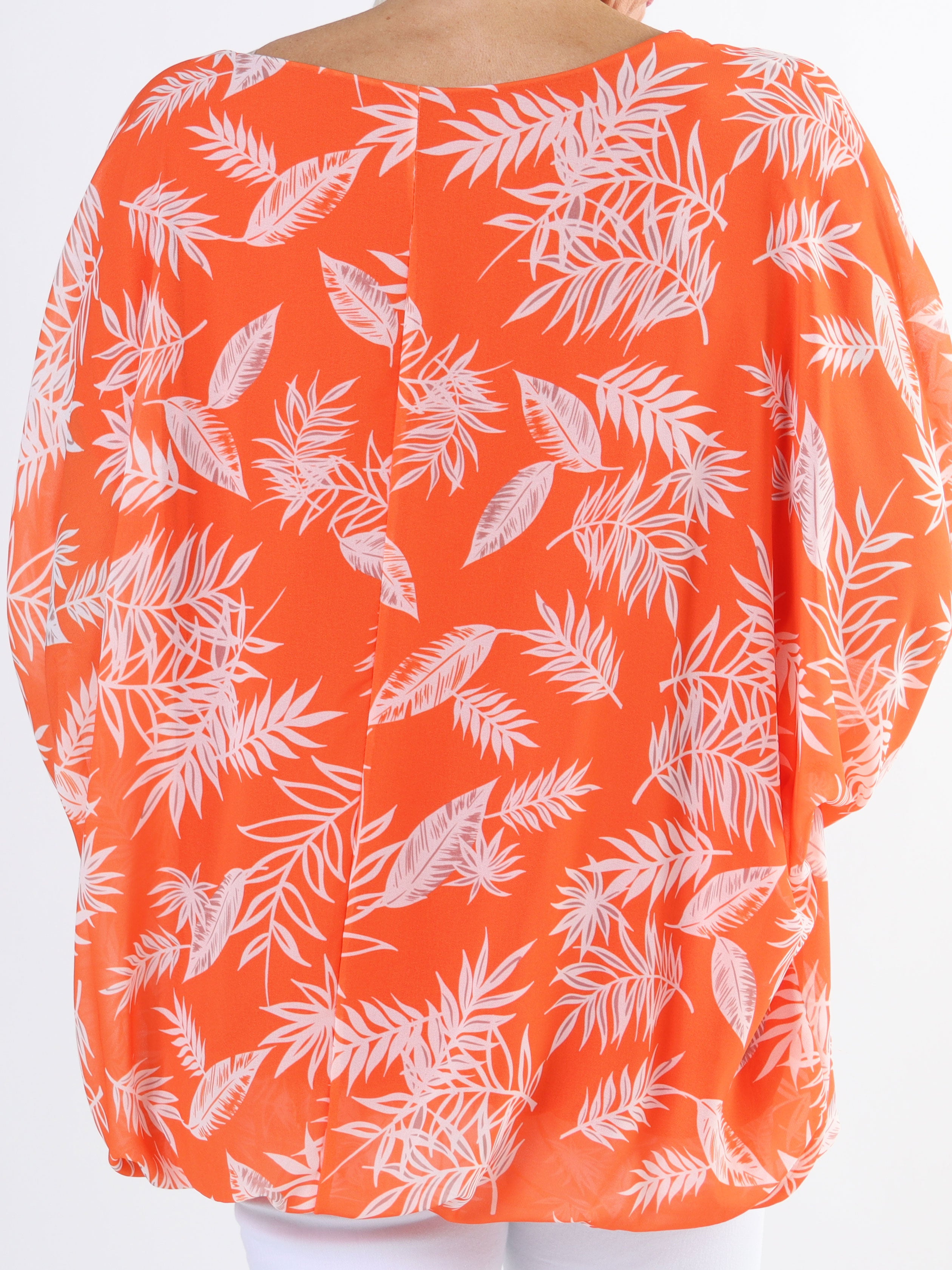 Destiny Leaf - Plus size chiffongblus med lövmönster