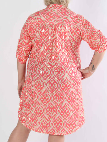 Ebba Boho Long - Elastisk mönstrad klänning i plus size med guldprickar