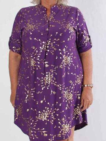 Ebba Gold Leaf Long - Elastisk enfärgad plus size klänning med guld blommigt mönster