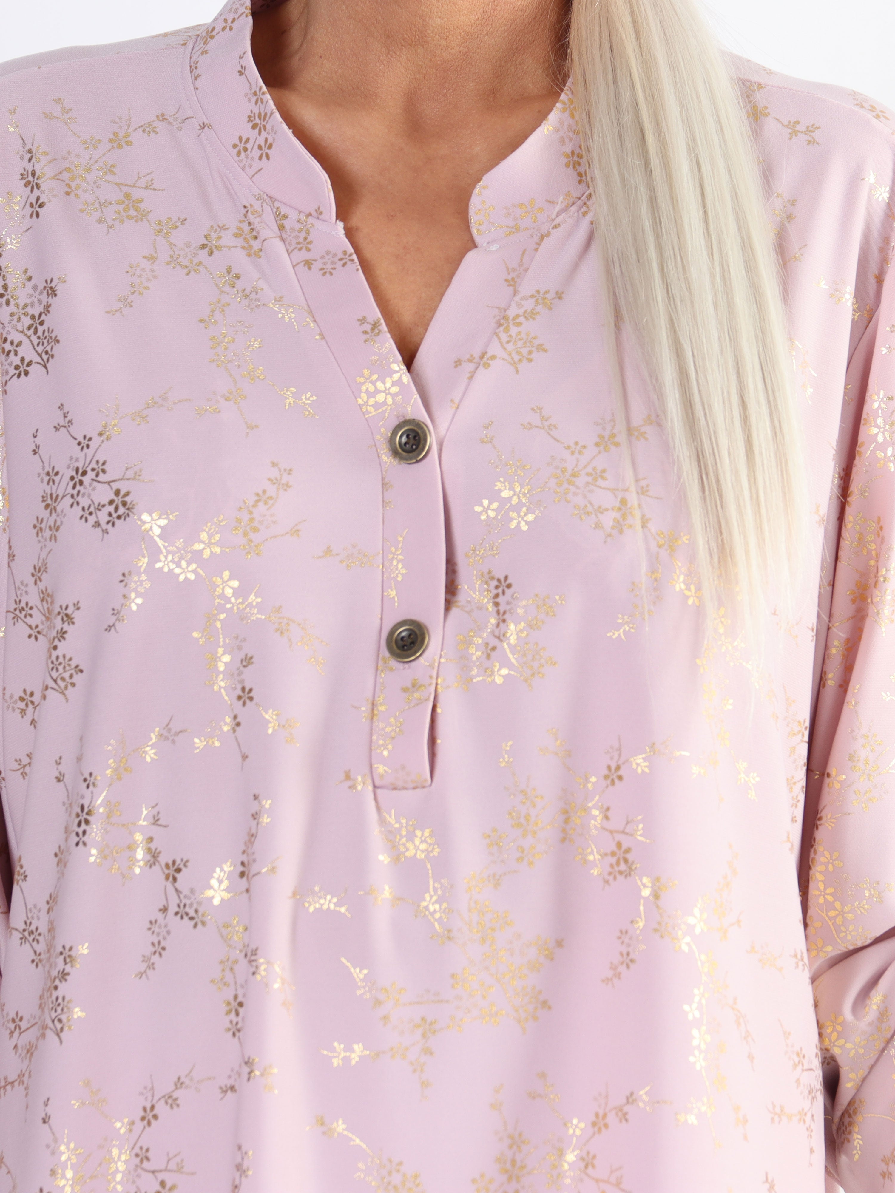 Ebba Gold - Söt plus size-blus i stretchigt tyg med gulddetaljer
