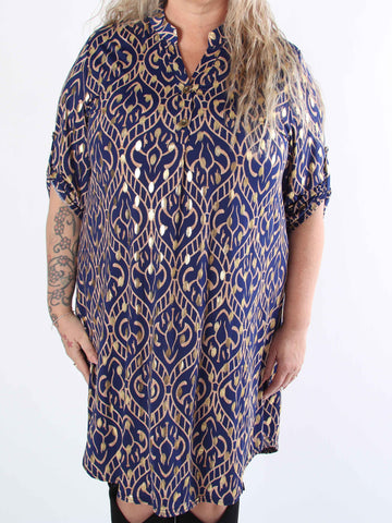 Ebba Boho Long - Elastisk mönstrad klänning i plus size med guldprickar