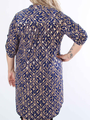Ebba Boho Long - Elastisk mönstrad klänning i plus size med guldprickar
