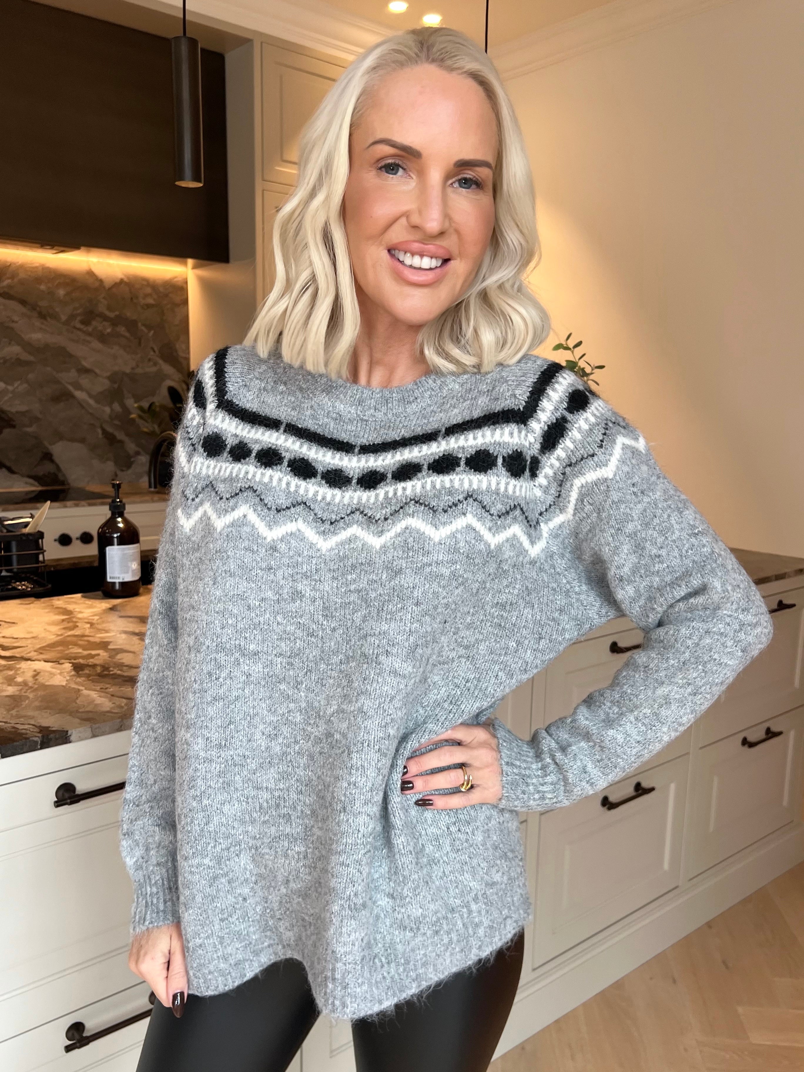 Elena - Mjuk och mysig stickad tröja med vackert mönster i nordisk design