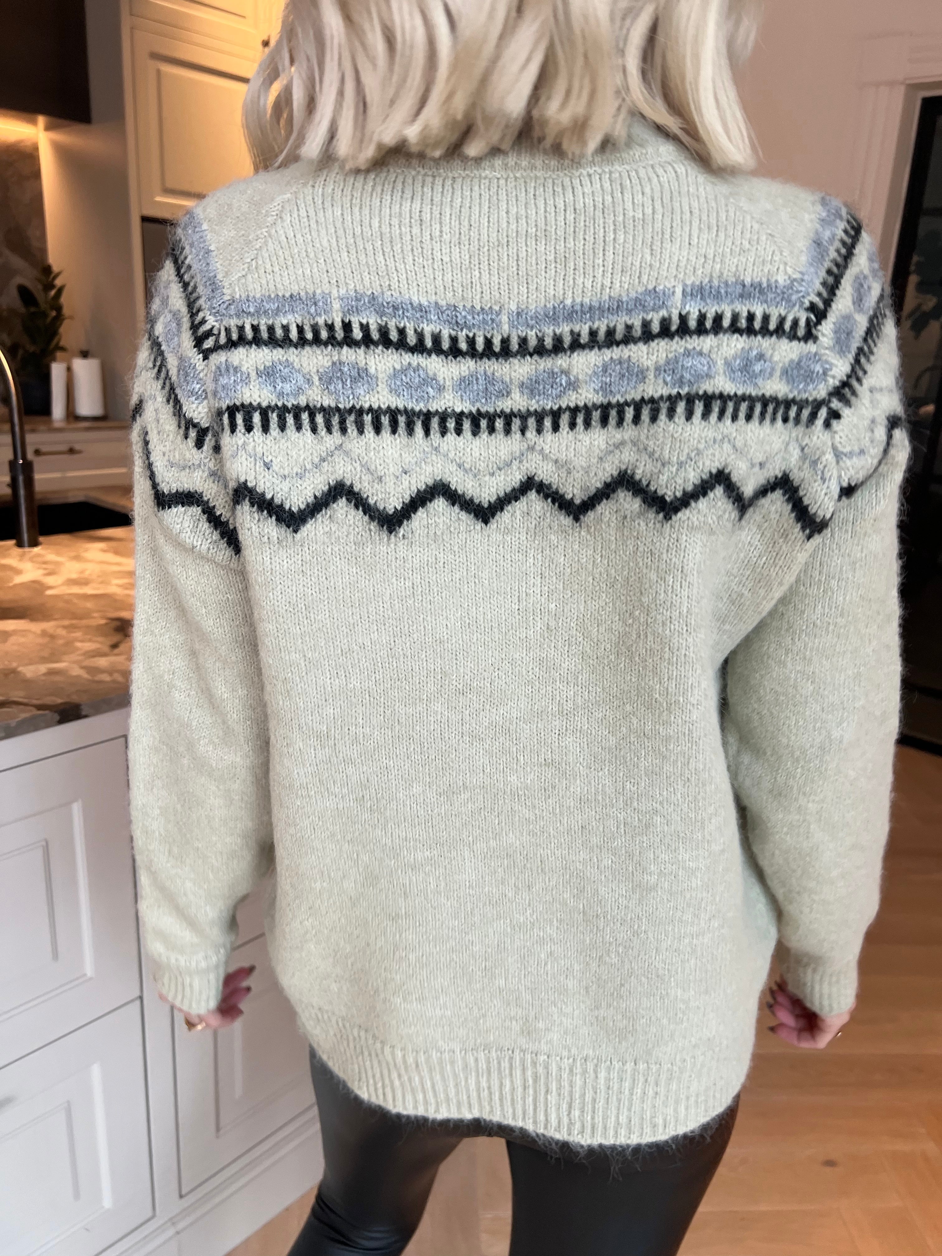 Elena - Mjuk och mysig stickad tröja med vackert mönster i nordisk design