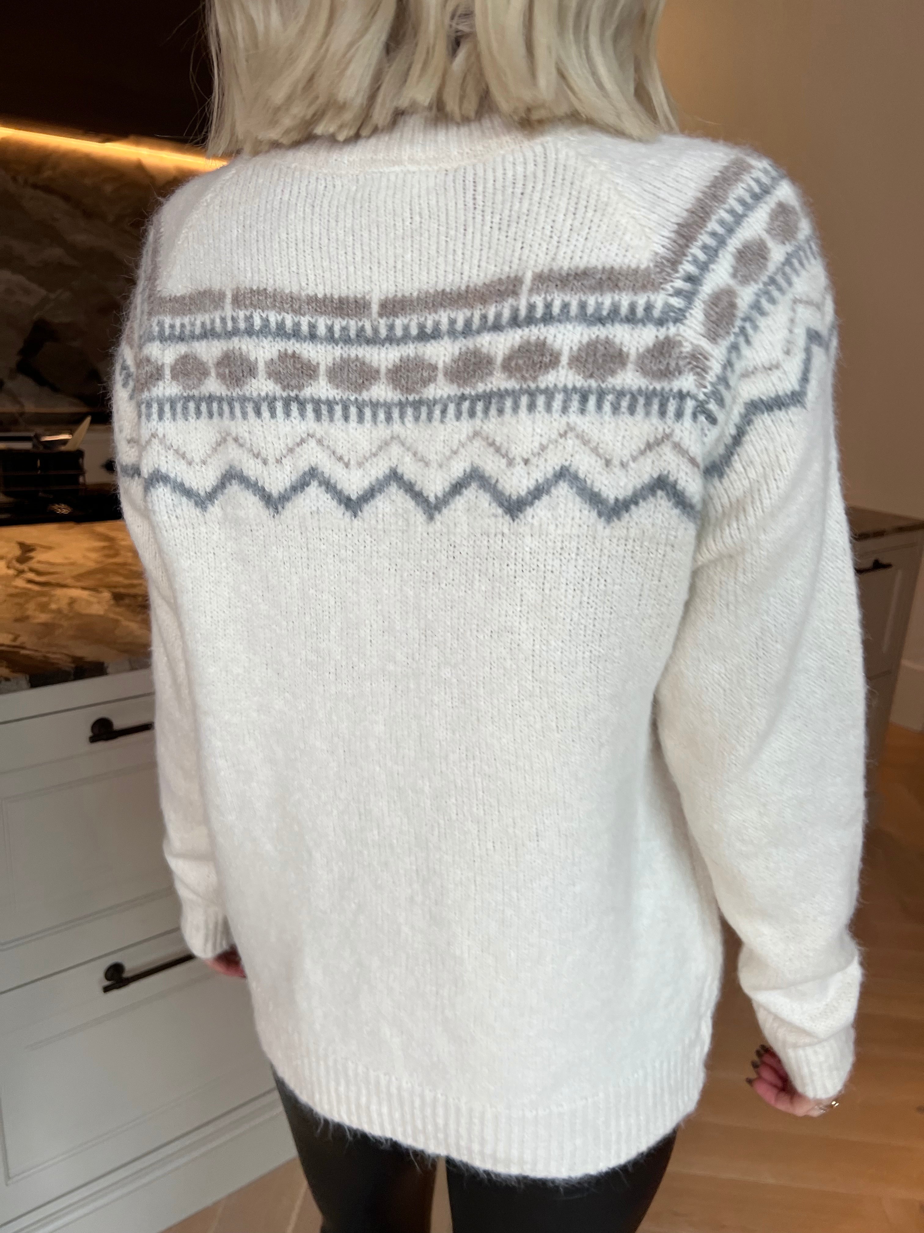 Elena - Mjuk och mysig stickad tröja med vackert mönster i nordisk design