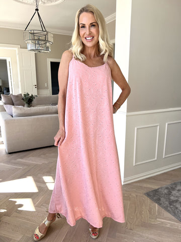 Emilie - Axelbandsklänning i mjukt tyg med broderie anglaise
