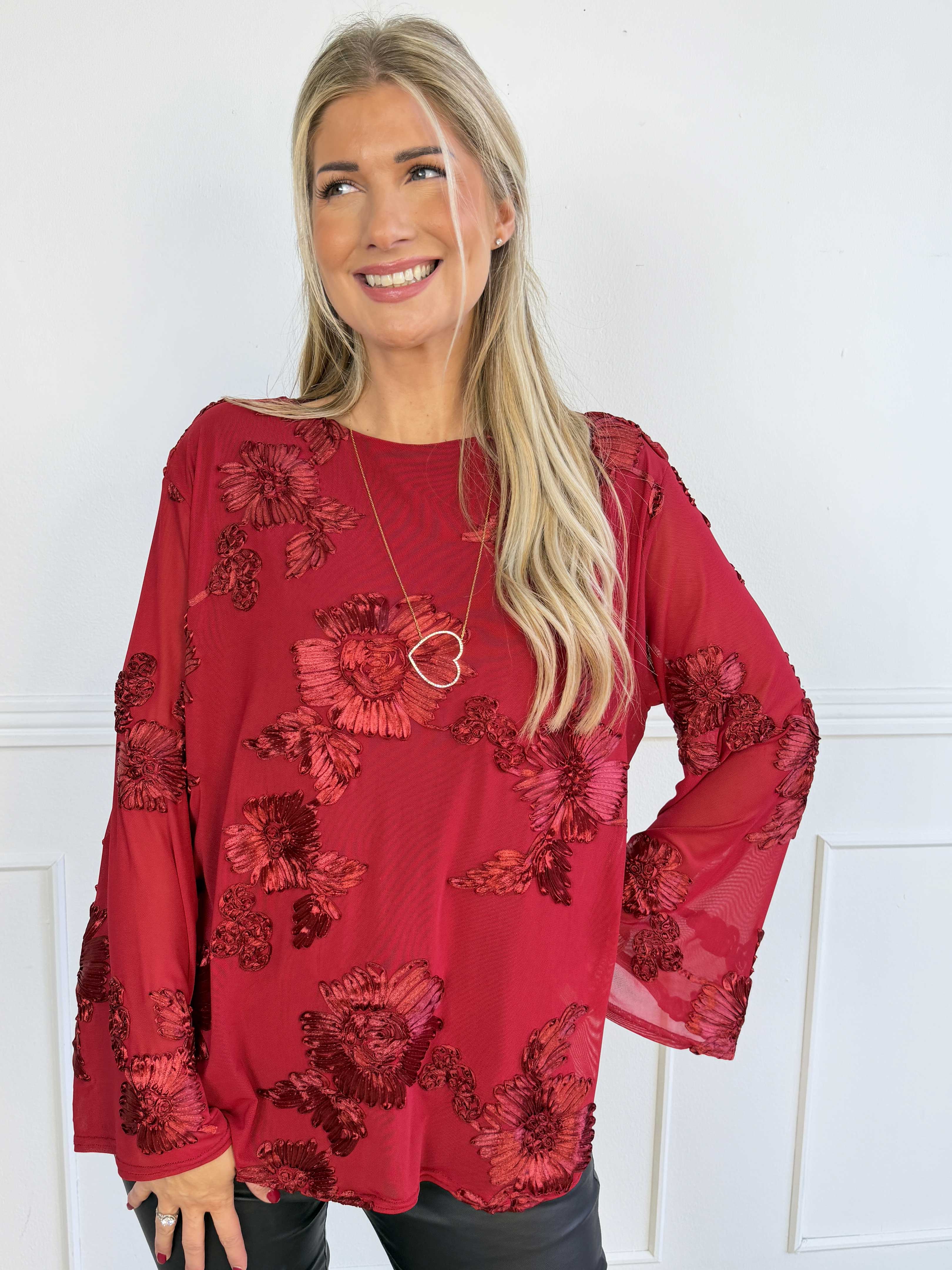 Emilie Flora - Stretchig tunika i mesh med fina blomstermotiv och långa ärmar