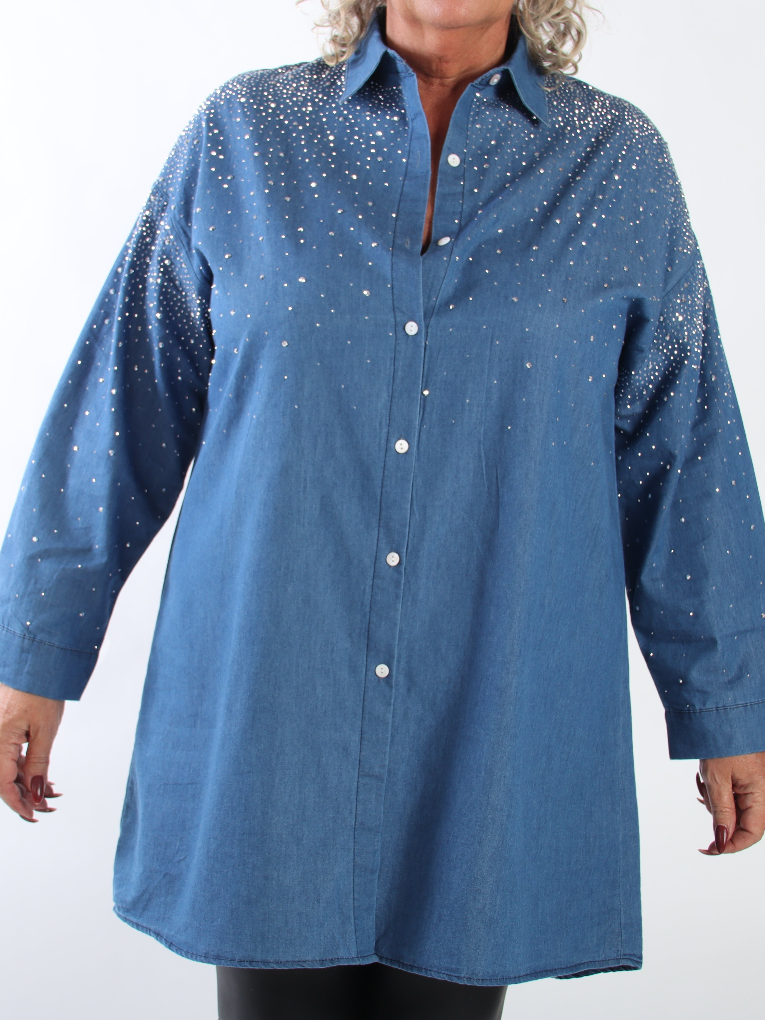 Emmie - Skjortklänning i denimlook med glittrande strass upptill