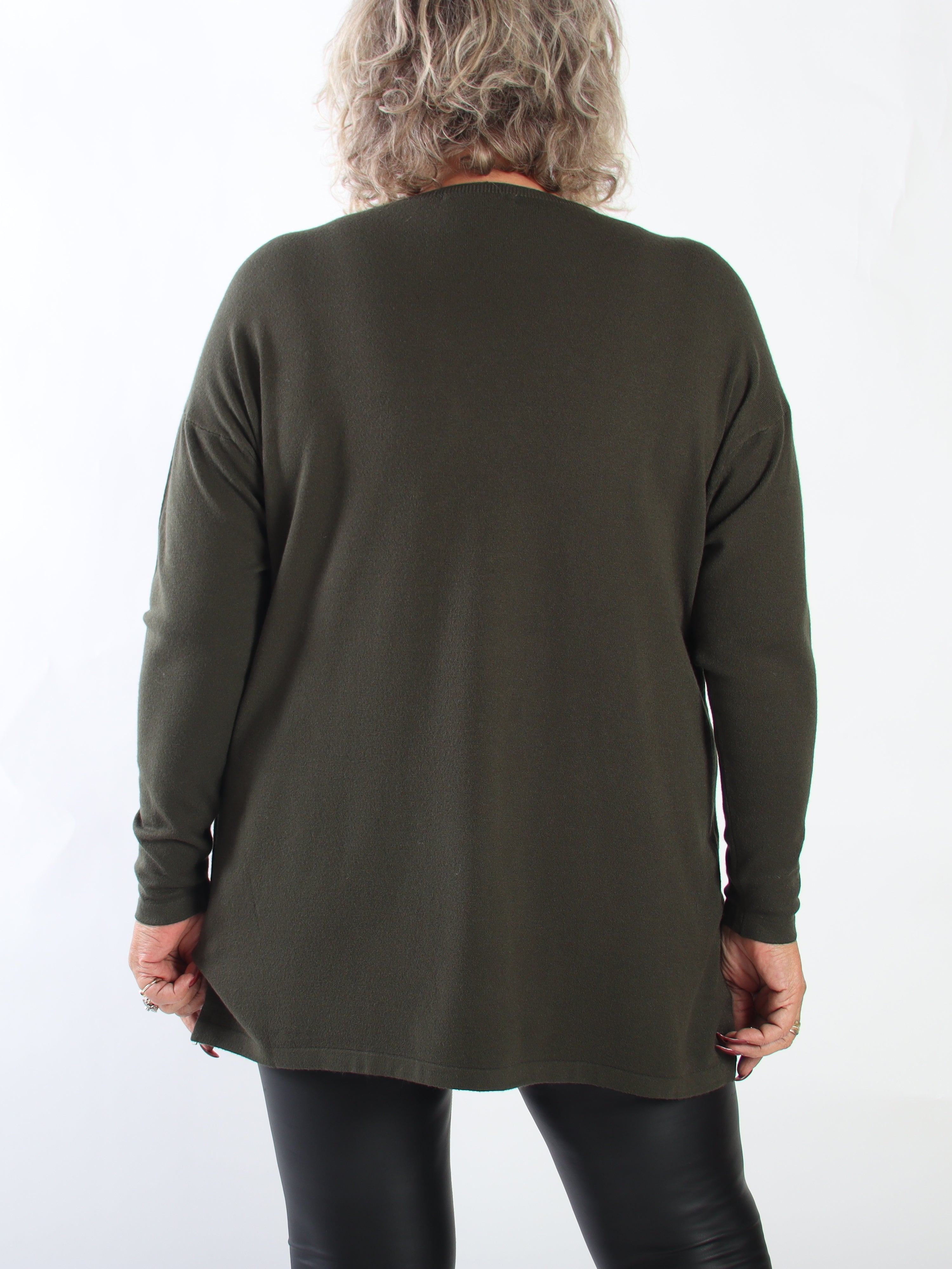 Ginni - Mjuk stickad tröja i plus size i en viskosblandning med mönster av glittrande strass