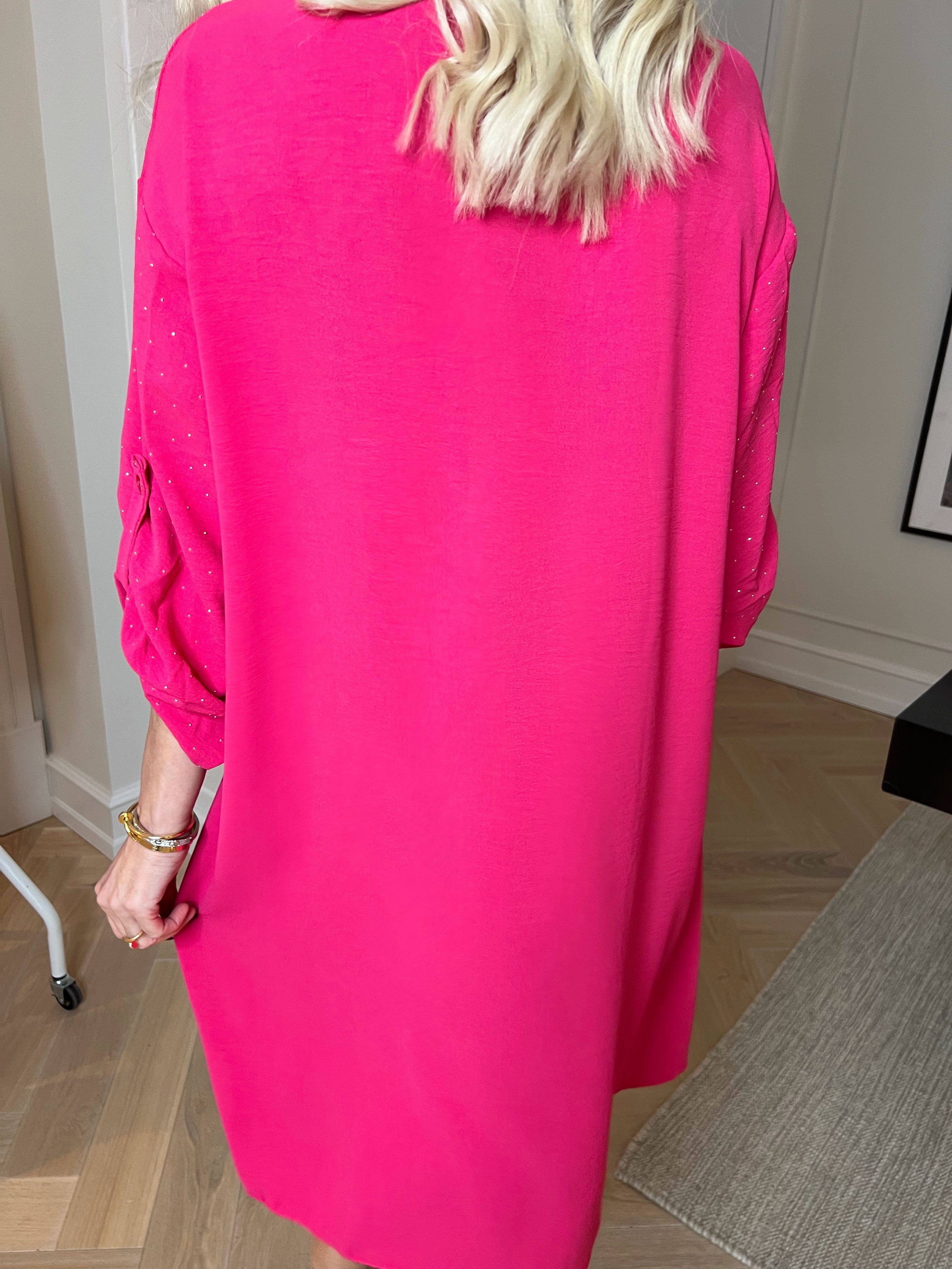 Gissele - Sød kjole i viskose med fine similisten