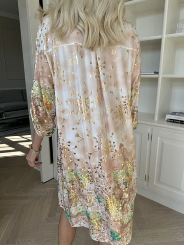 Ebba Paris Long - Elastisk mönstrad klänning med gulddetaljer