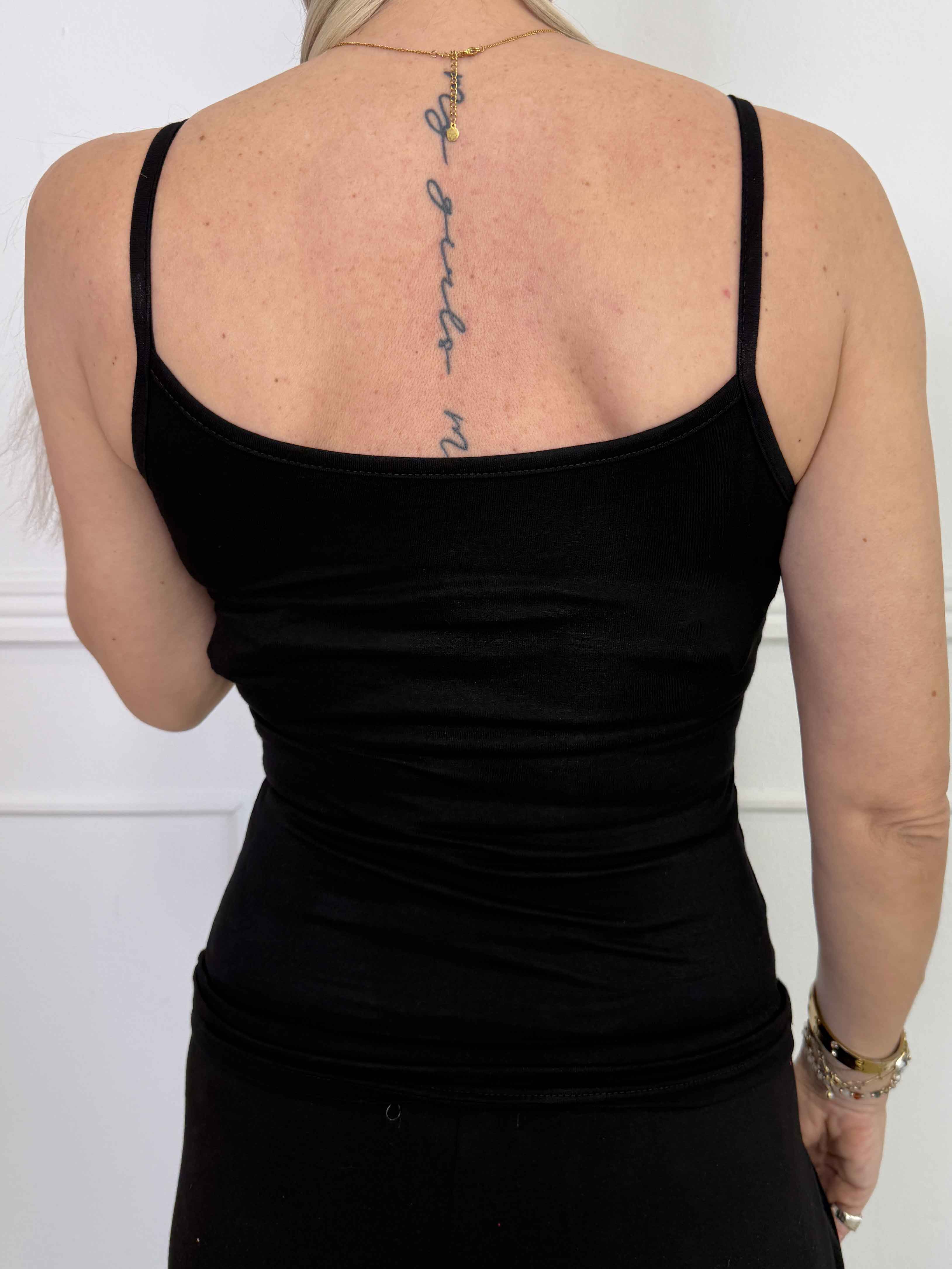 Fiona - Basis stroptop i blød viskose