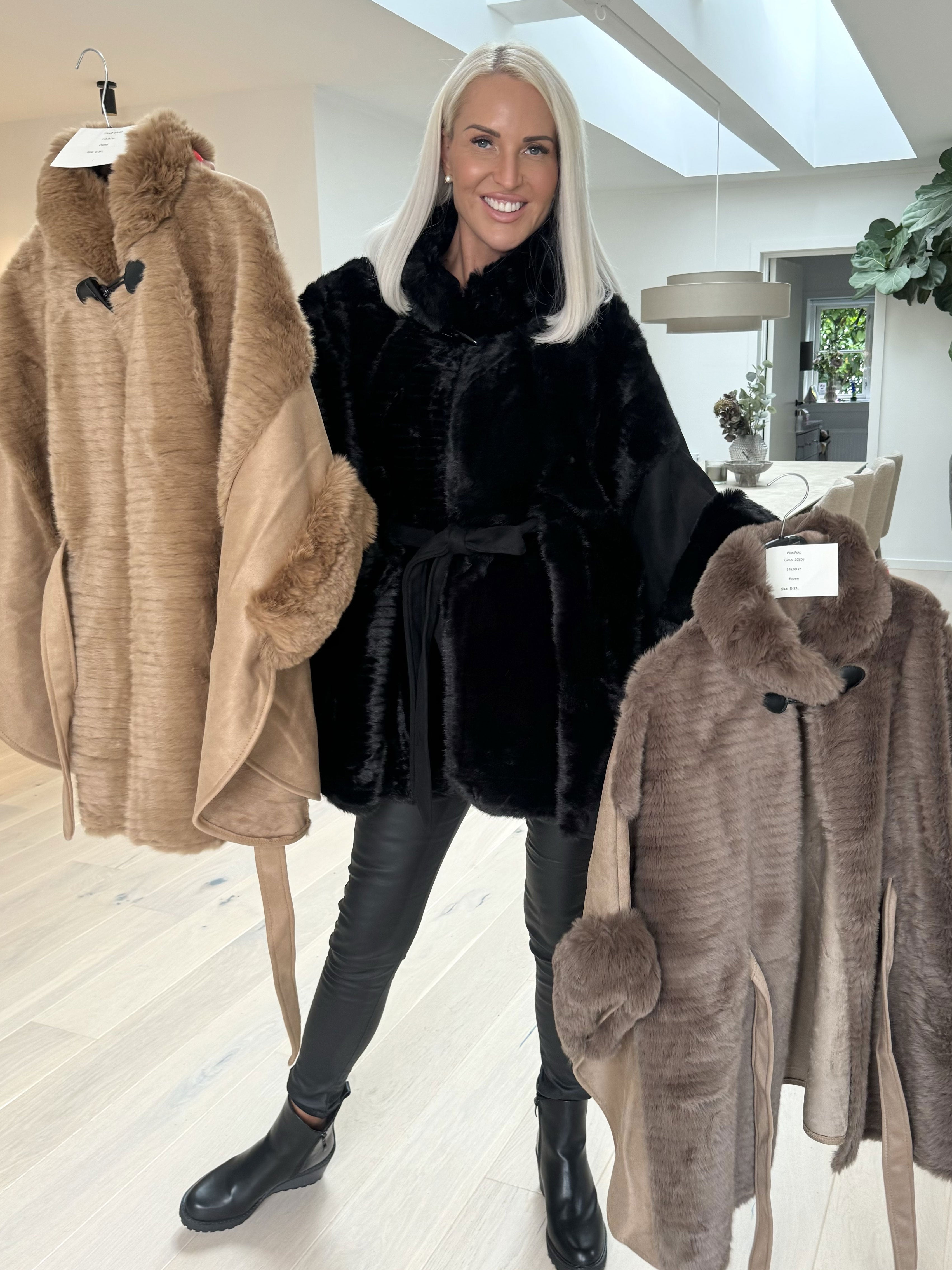 Cloud - Poncho med fuskpäls