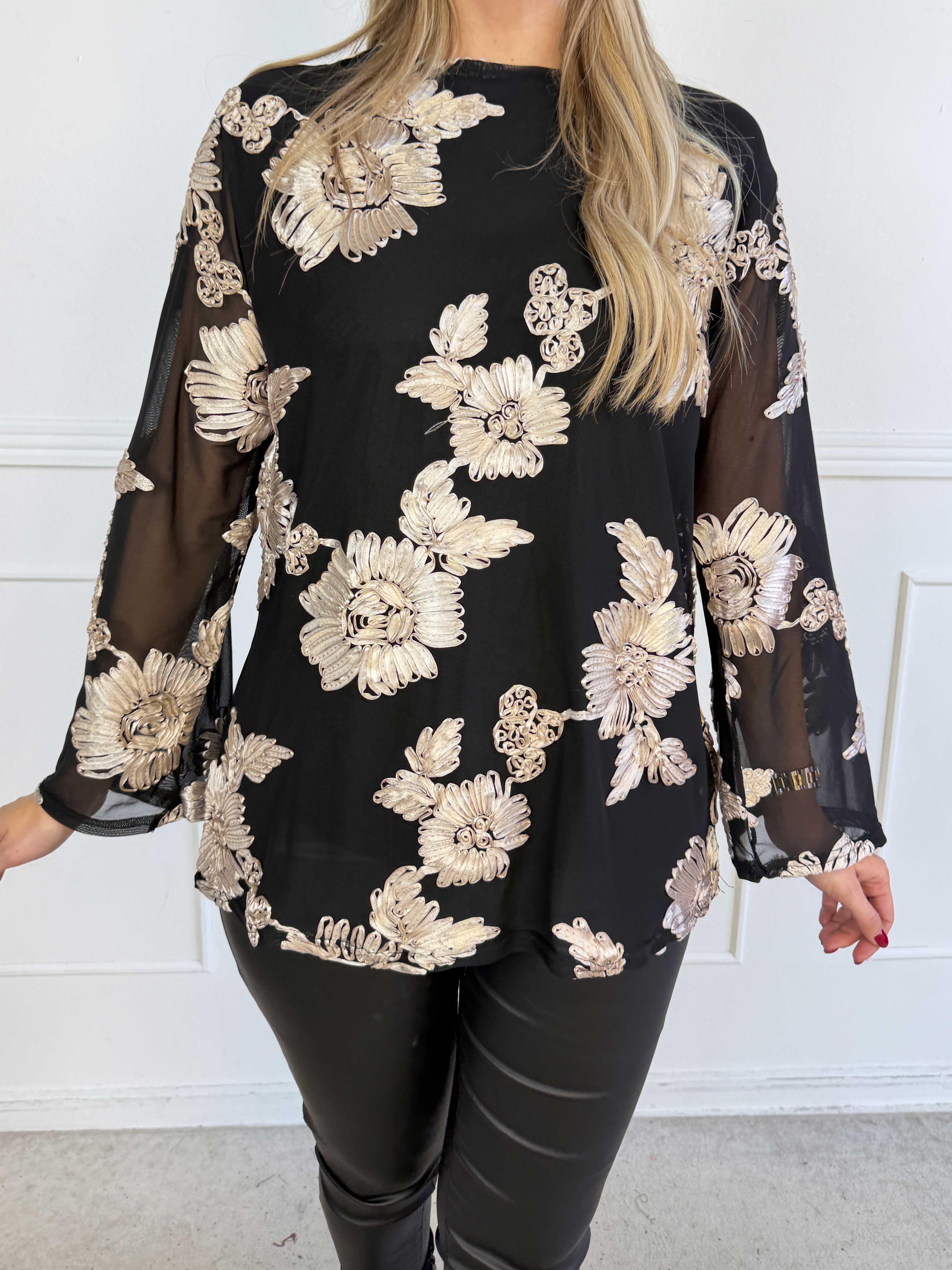 Emilie Flora - Stretchig tunika i mesh med fina blomstermotiv och långa ärmar