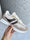 Elva – Sneakers med mocka-look och vit sula