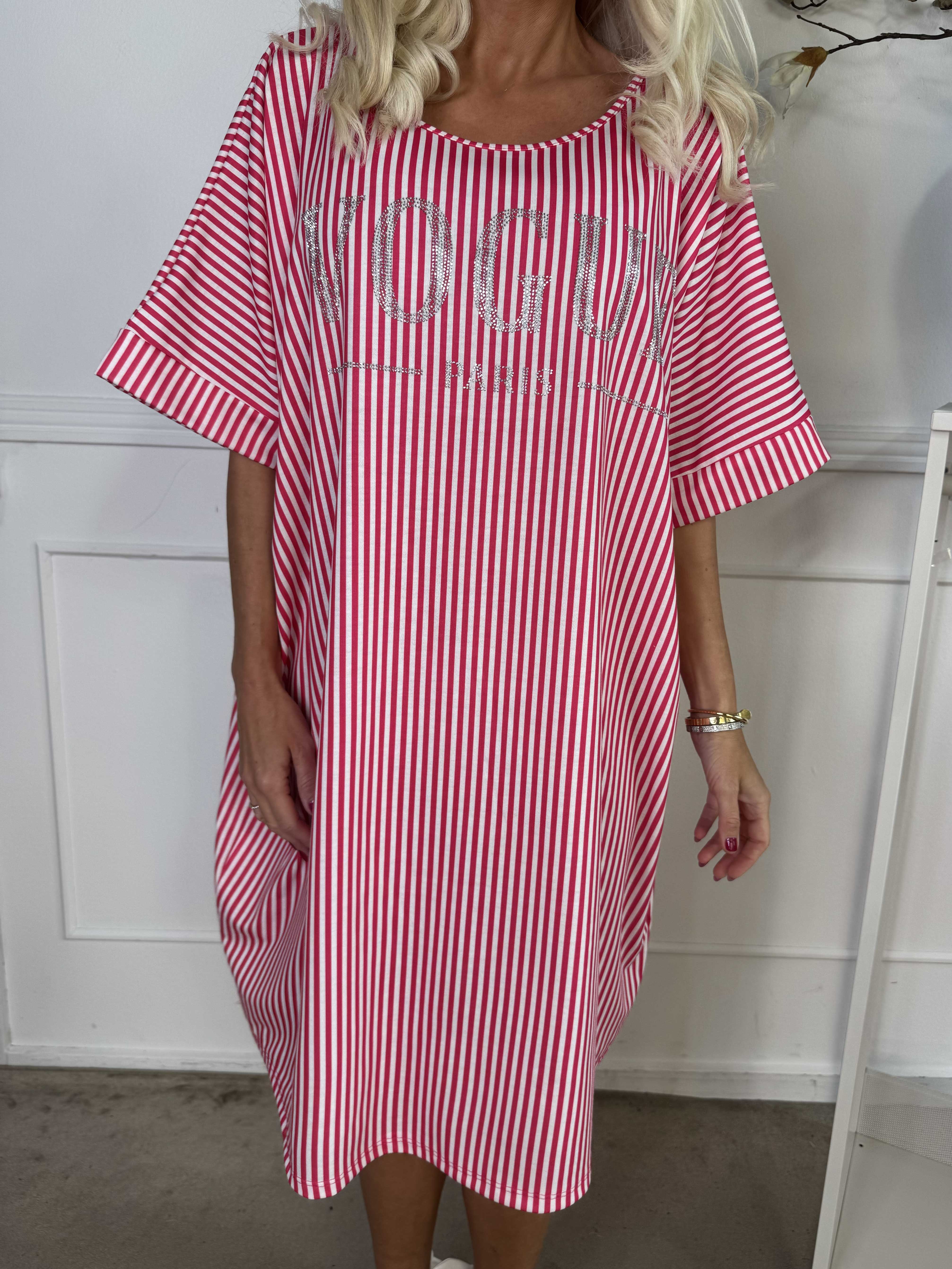 Mintu Stripe Dress - Mjuk randig klänning i bomull med similisten