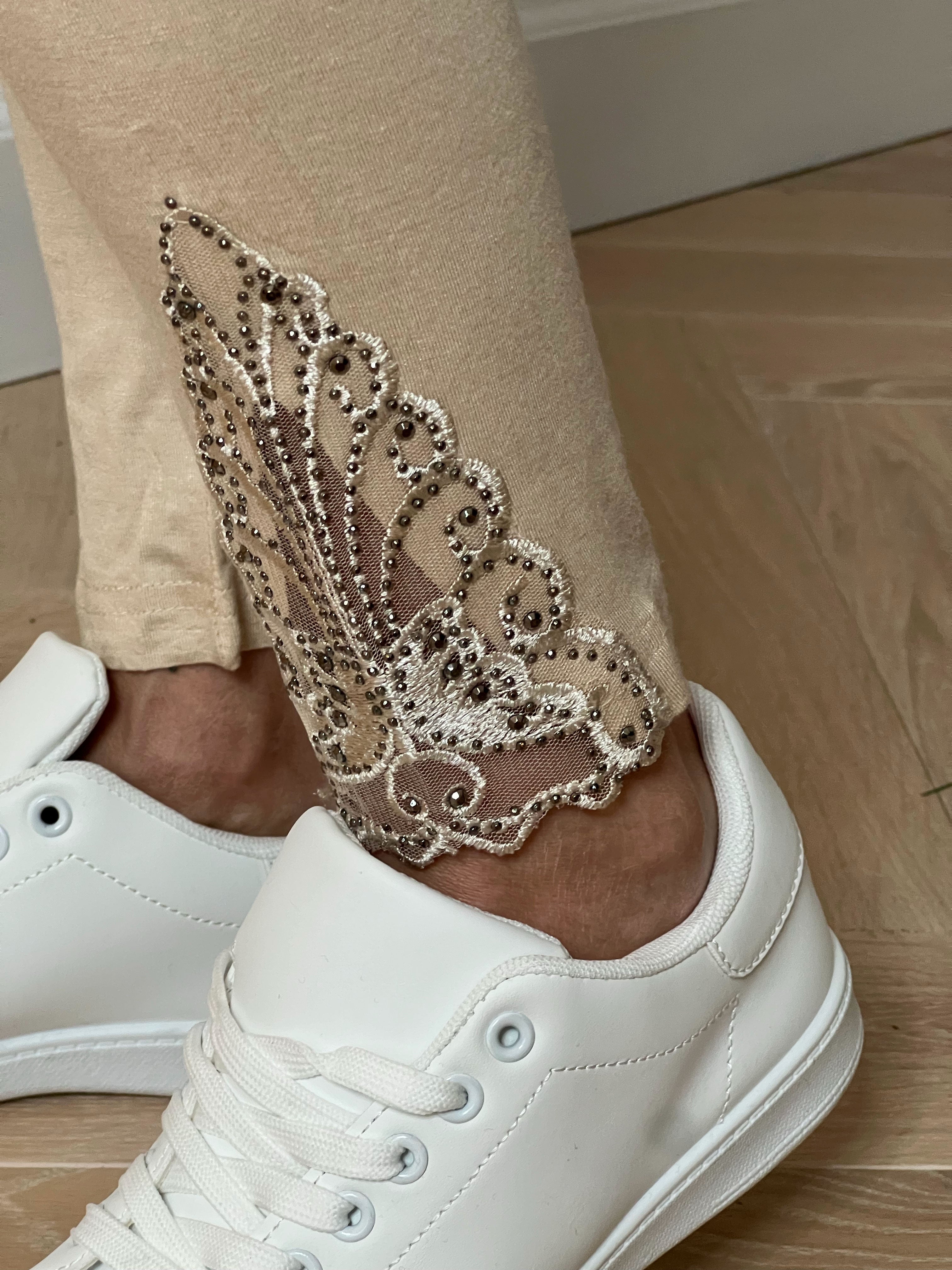 Jackie - Bløde leggings i viskose med blonde og similisten