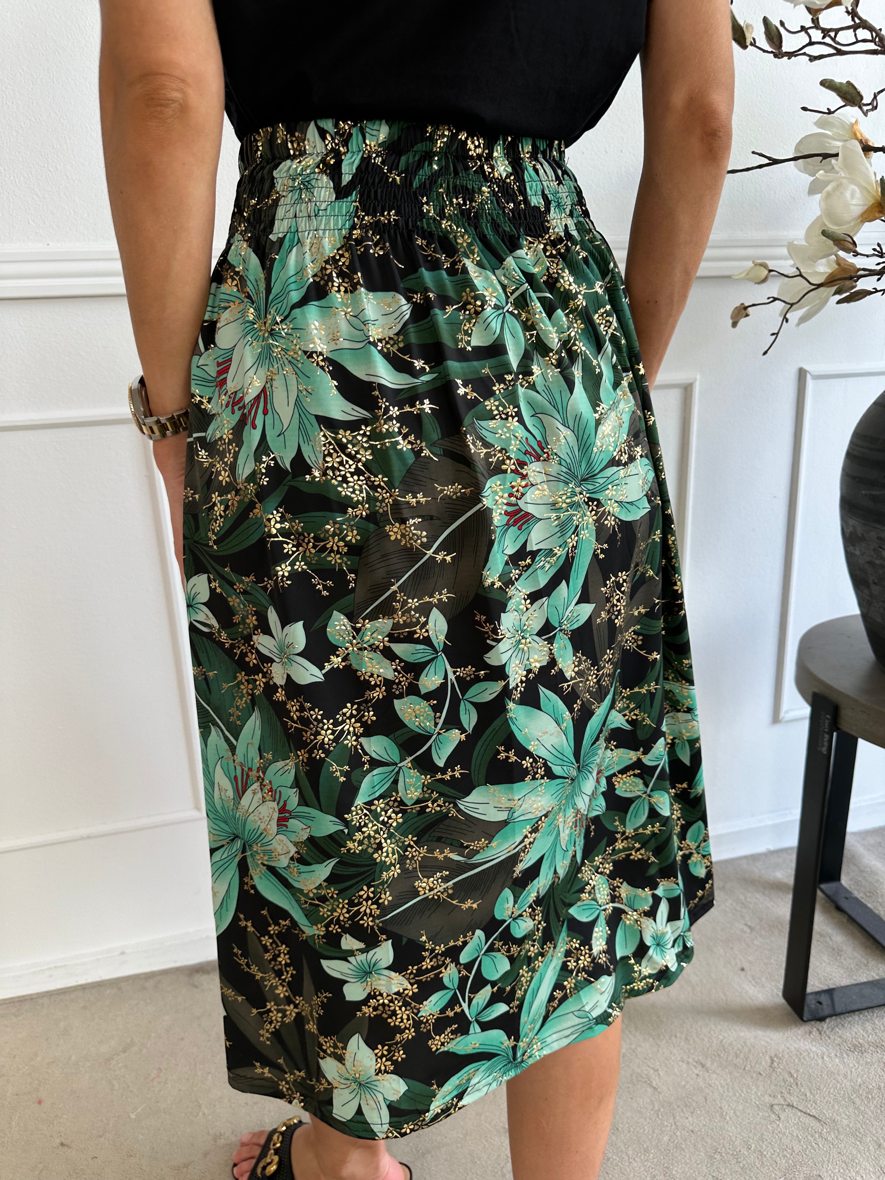 Pams Midi Skirt - Kjol i skrynkelfritt tyg med fickor