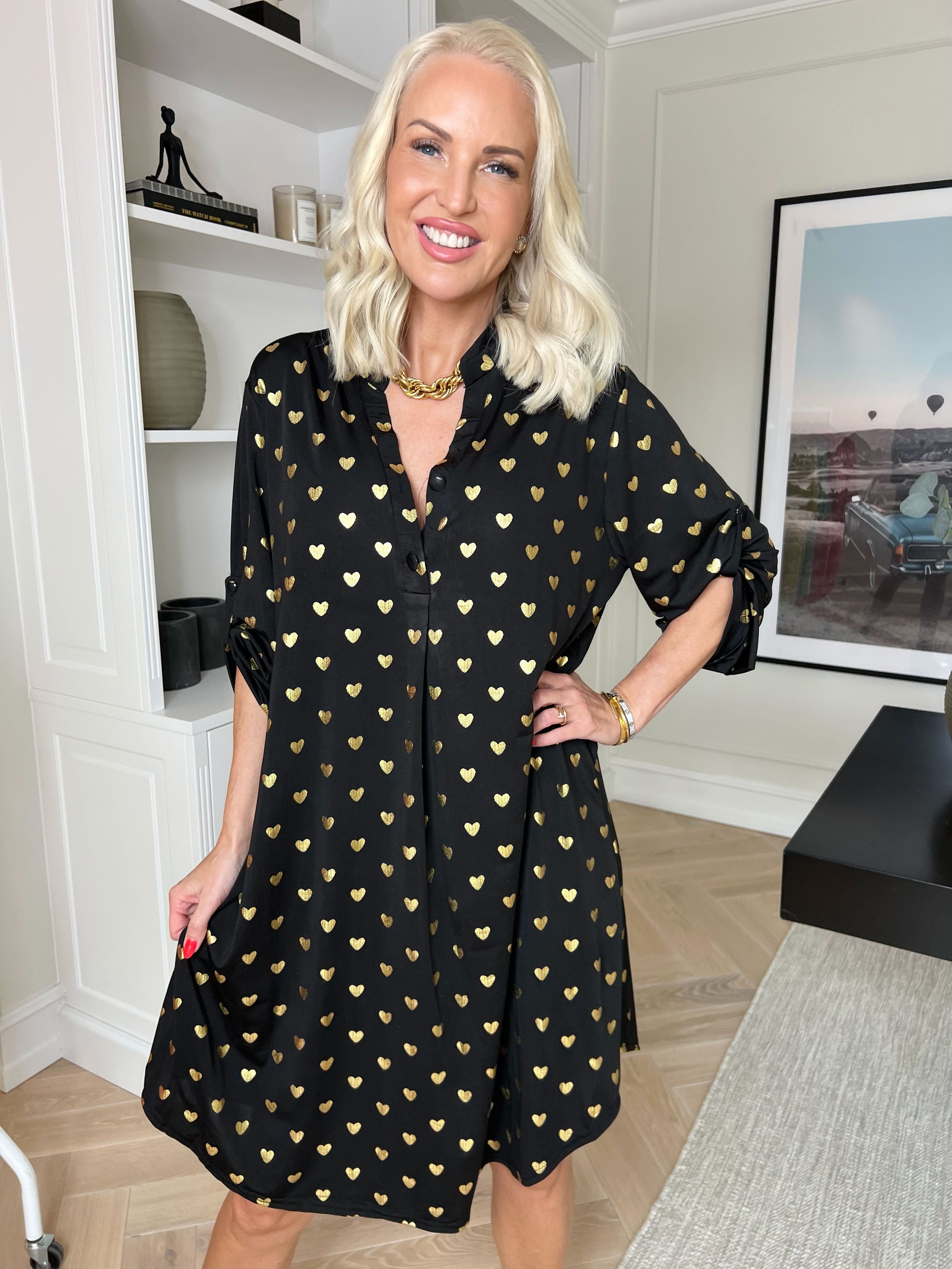 Ebba Gold Heart - Resårklänning med guldfärgade hjärtdetaljer