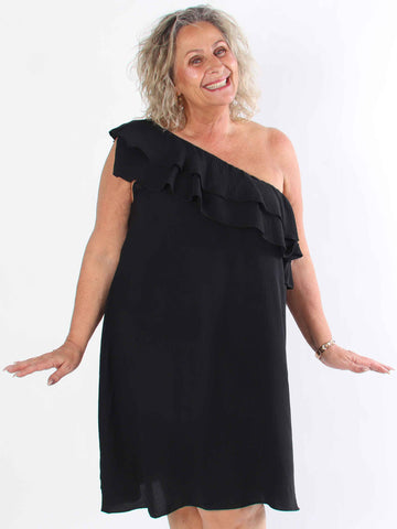 Catelyn - Söt one shoulder klänning med volanger