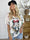 Merle - Vit V-ringad T-shirt med motiv