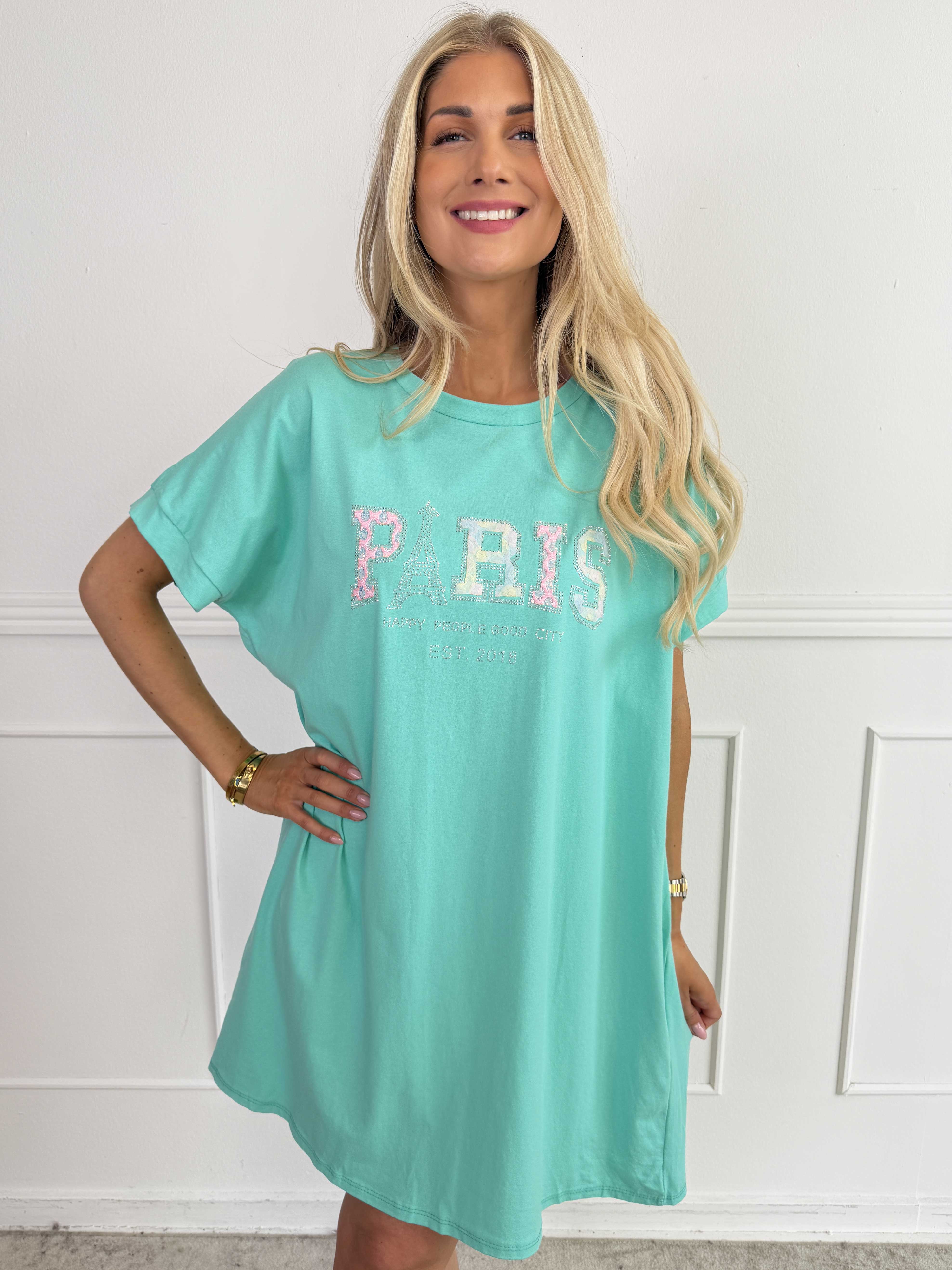 Milla - Plus size t-shirtkjole i bomuld med Paris stående med similisten