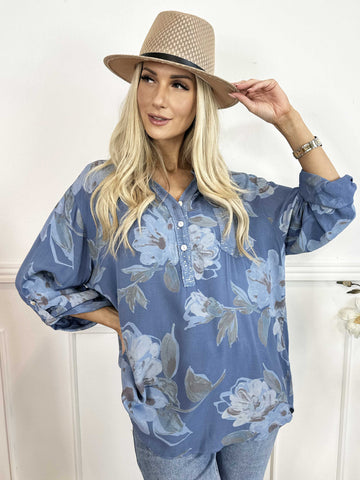 Ella - Söt tunika i viskos med blommiga motiv