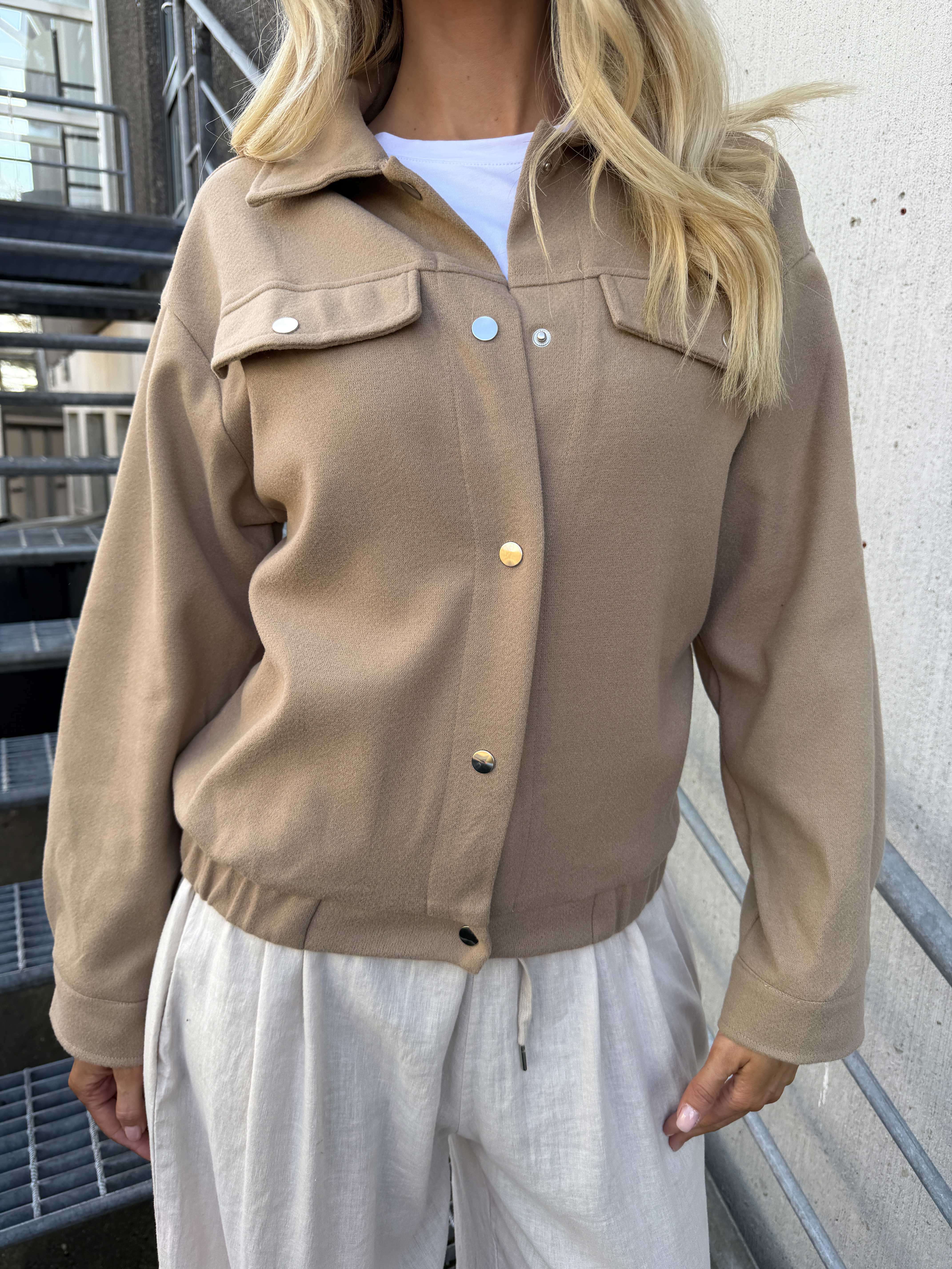 Nukaka - Lätt och snygg skjortjacka