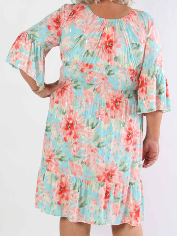 Flora Flower - Blommig plus size klänning med resår och volang på ärmen