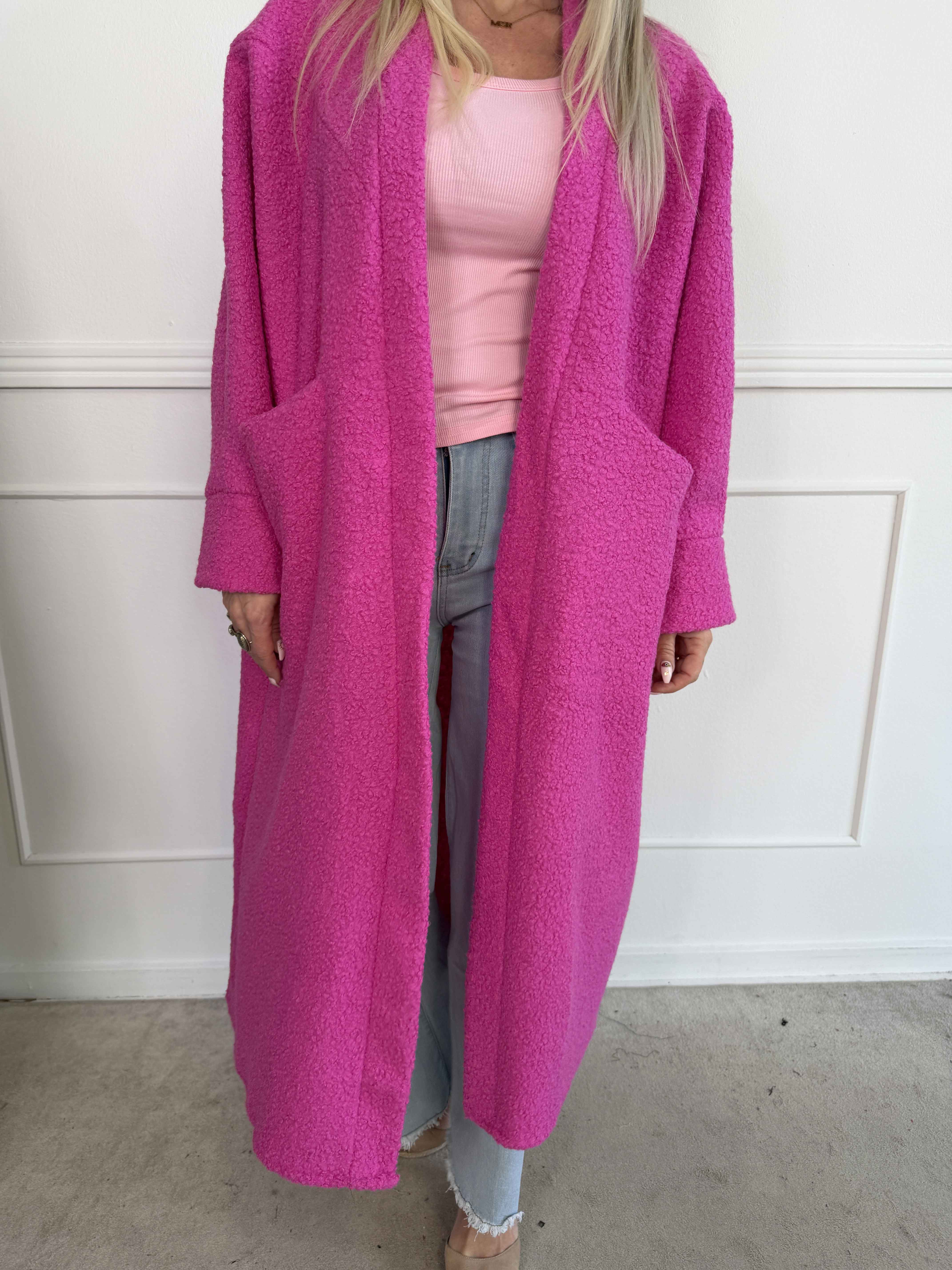 Annah Teddy - Oversized kappa i mjukt teddytyg med synliga sömmar och stora fickor