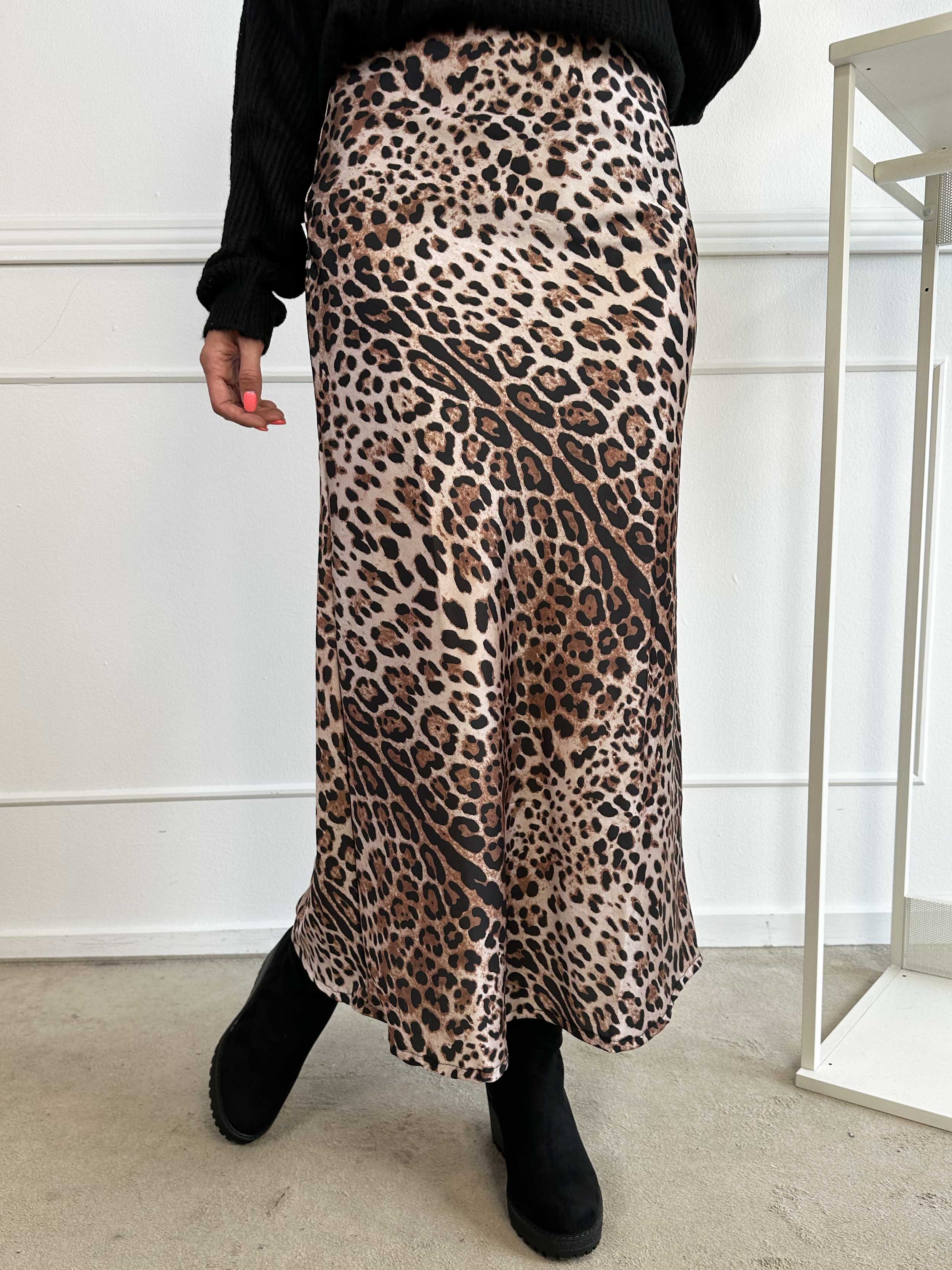 Iris - Kjol i sidenlook med leopardmönster
