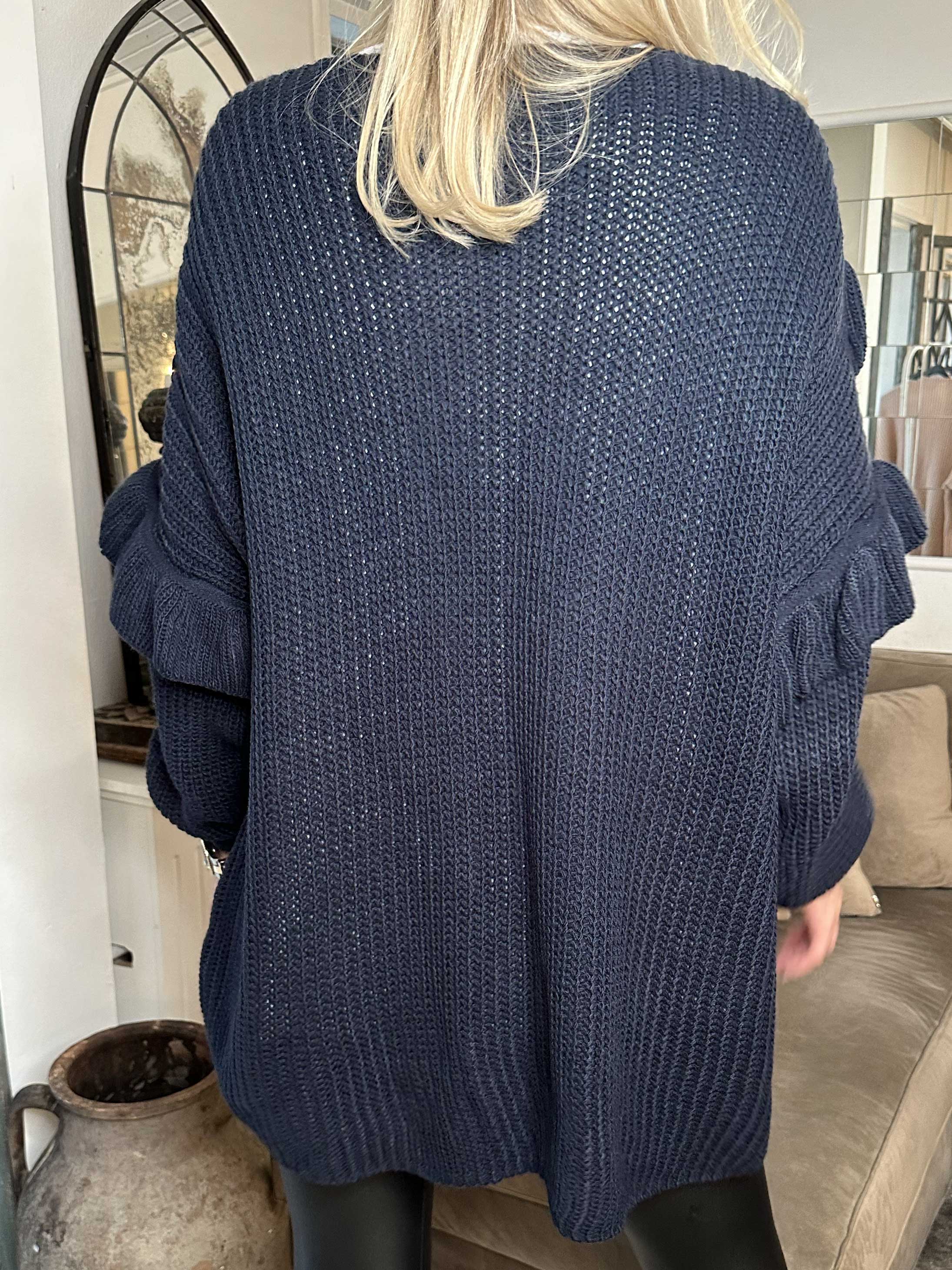 Ellis Cardigan - Fin stickad kofta med fina volangdetaljer