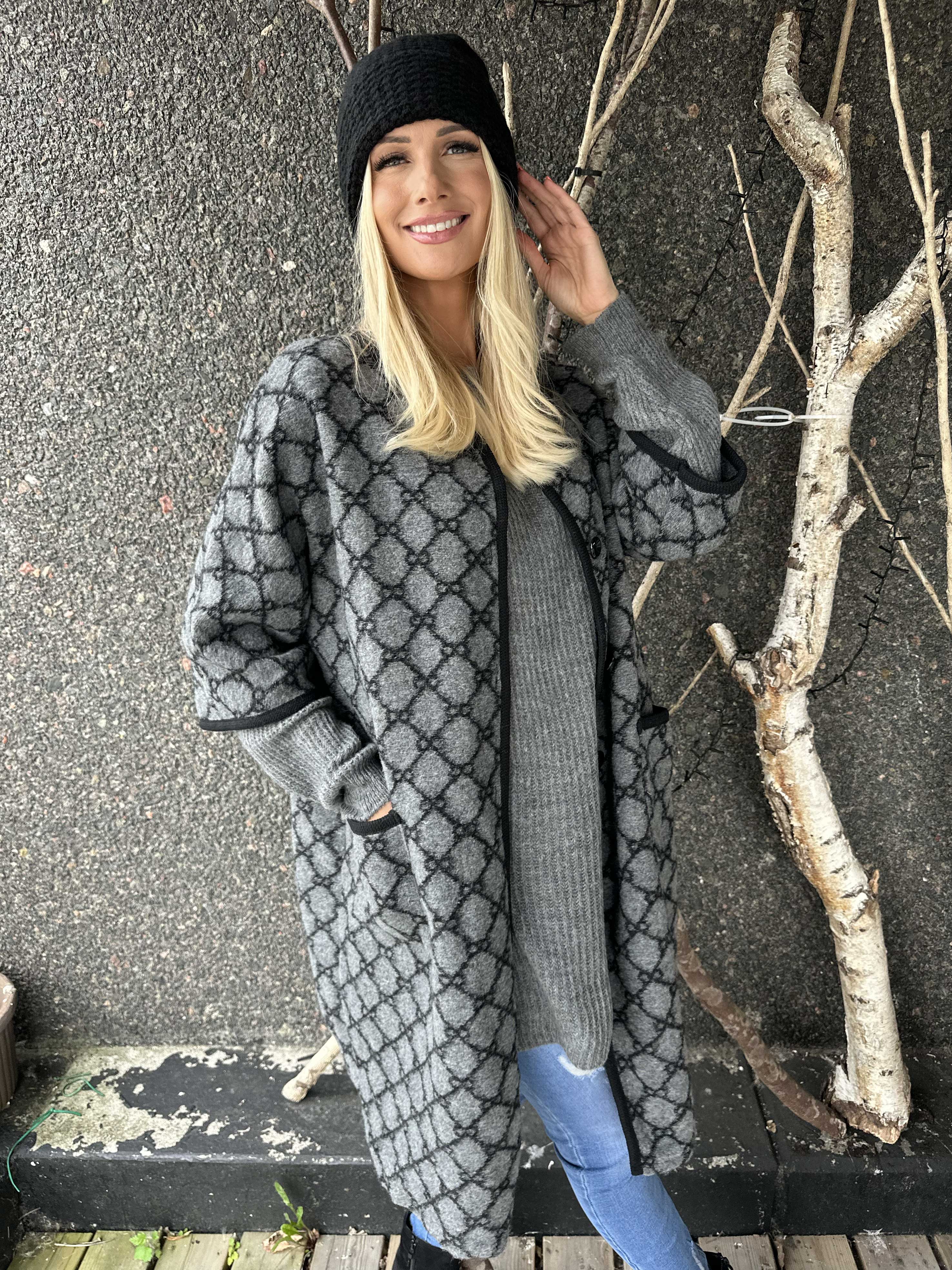 Arianna - Mönstrad kappa med ullfoder