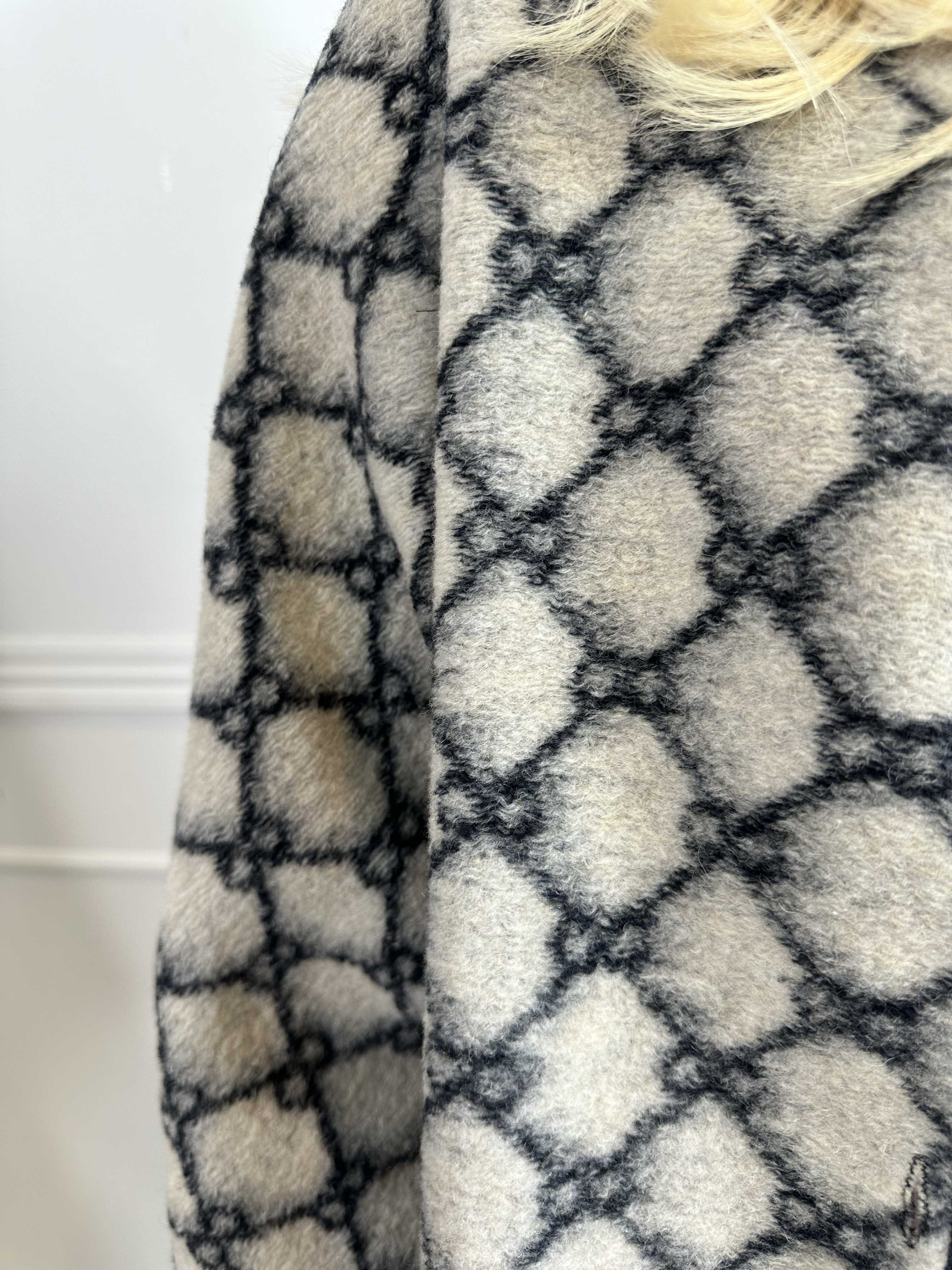 Arianna - Mönstrad kappa med ullfoder