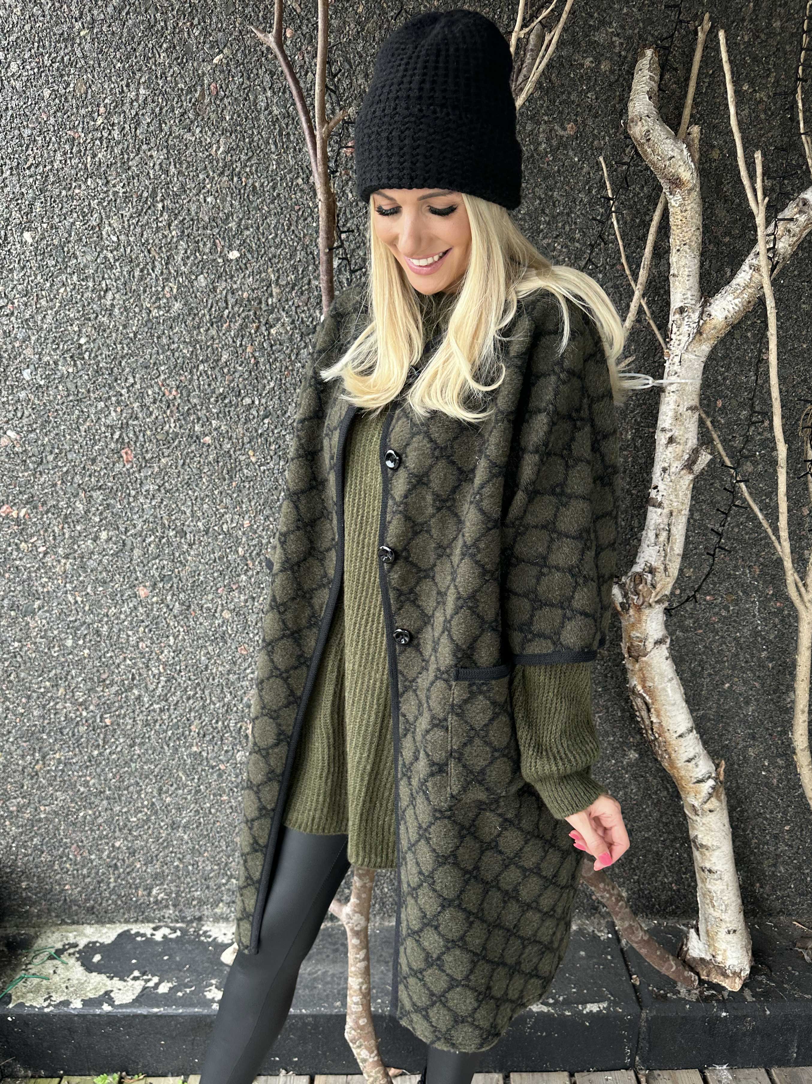 Arianna - Mönstrad kappa med ullfoder